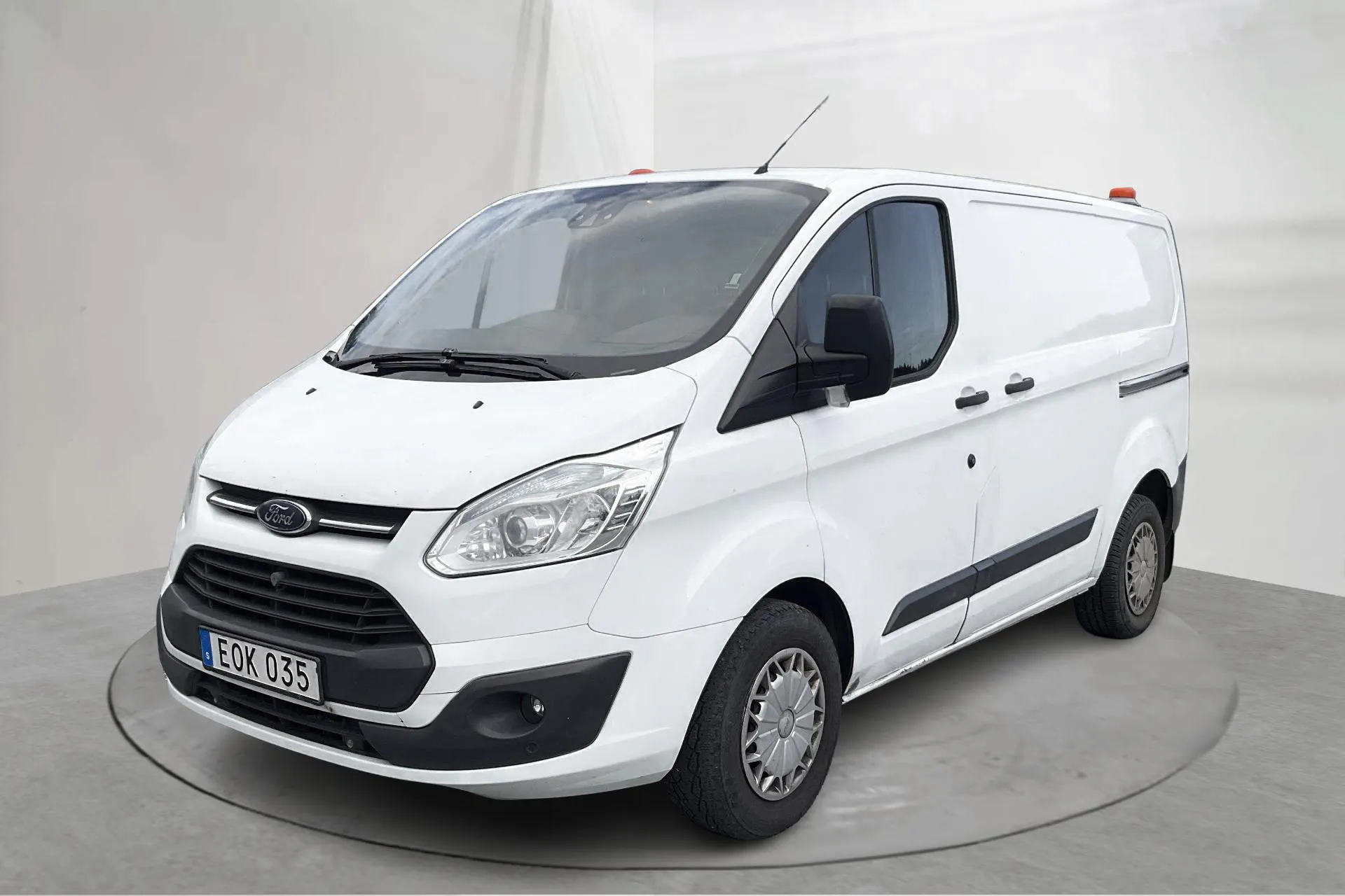 Presentationsfoto 1 av 16: Ford Transit Custom 300 (125hk) - 23 513 mil - Manuell - vit - 2015