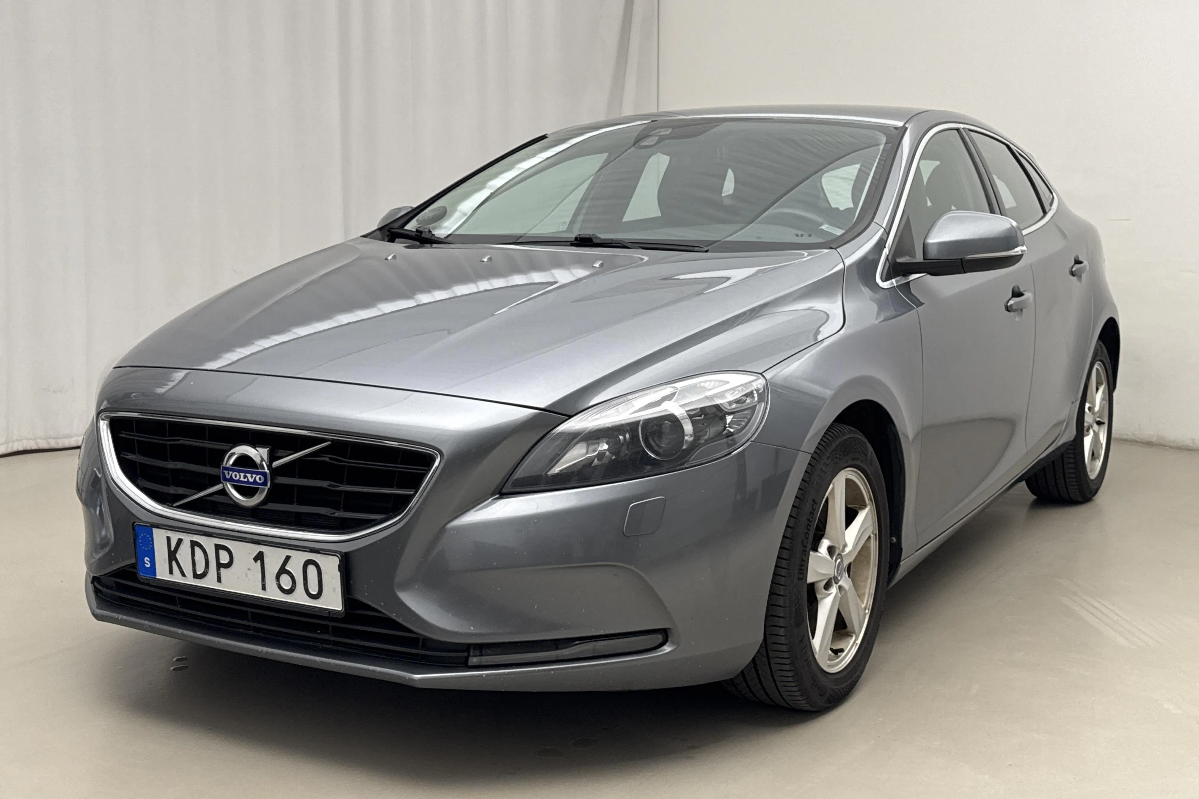 Presentationsfoto 1 av 15: Volvo V40 D3 (150hk) - 19 297 mil - Manuell - grå - 2016