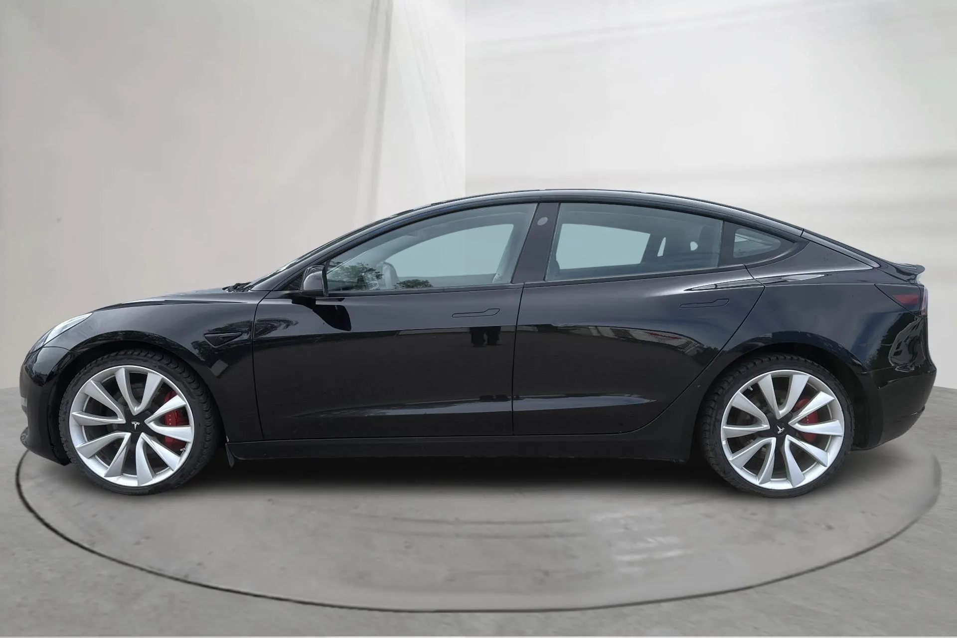 Presentationsfoto 2 av 19: Tesla Model 3 Performance AWD - 9 638 mil - Automat - svart - 2021