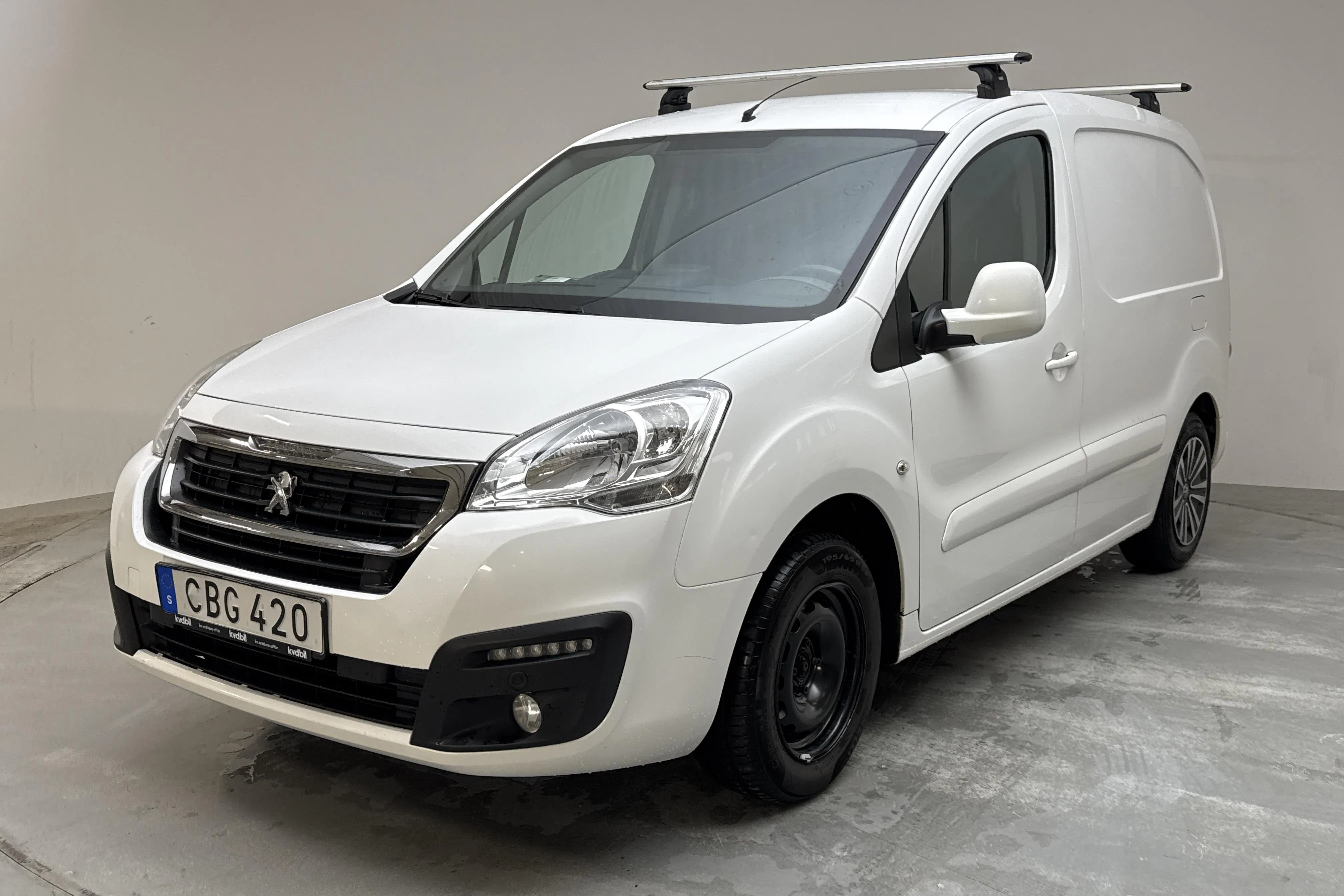 Presentation photo 1 of 10: Peugeot Partner 1.6 HDI Skåp (75hk) - 155 150 km - Manual - white - 2017
