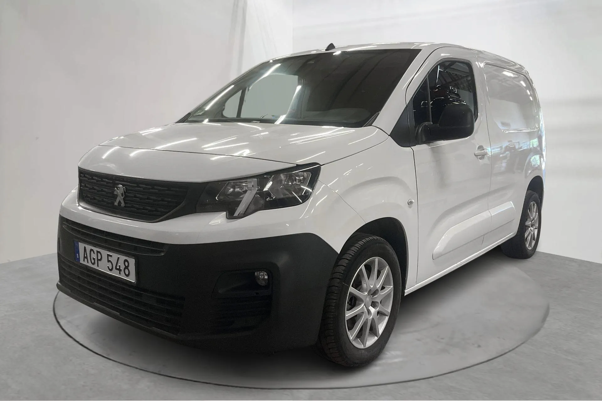 Presentationsfoto 1 av 17: Peugeot Partner 1.5 HDI Skåp (130hk) - 16 644 mil - Automat - vit - 2019