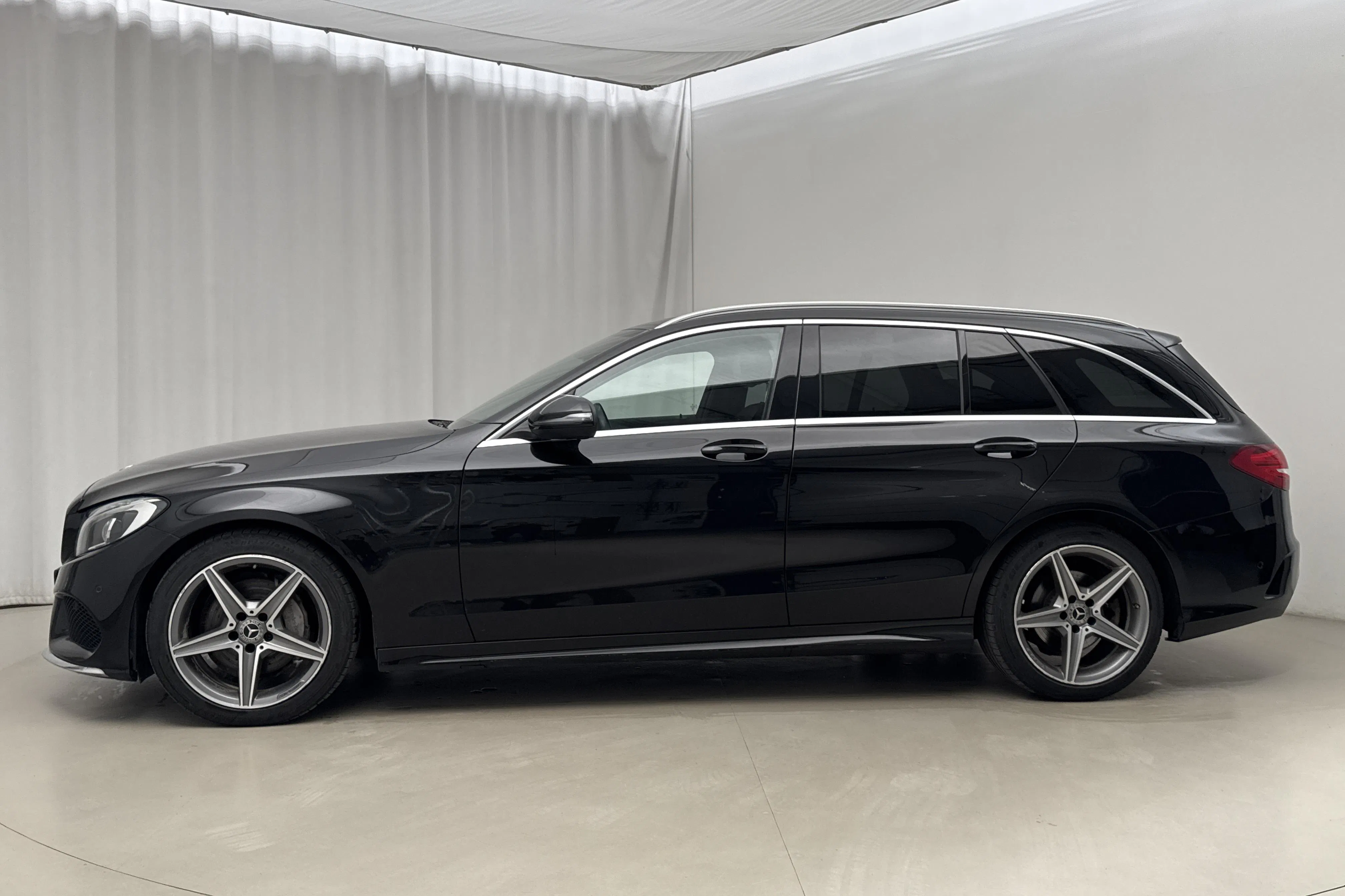 Presentation photo 2 of 17: Mercedes C 220 d Kombi S205 (170hk) - 96 340 km - Automatic - black - 2018