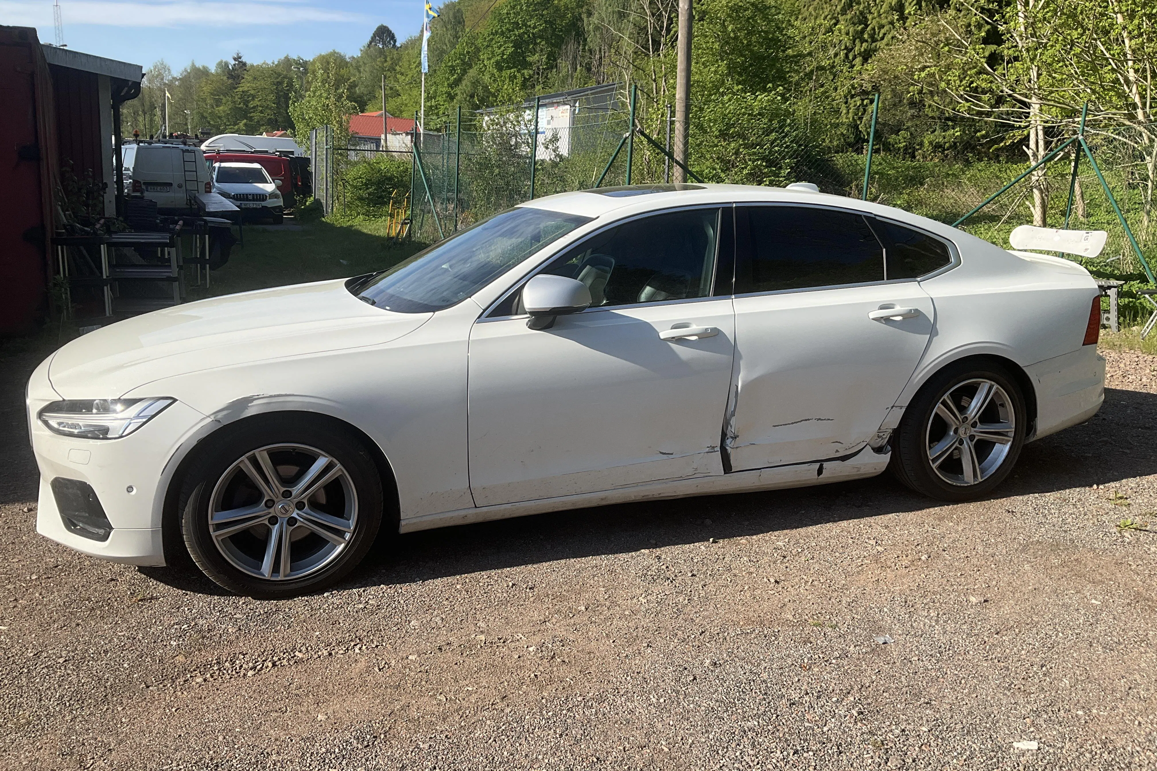 Presentationsfoto 2 av 16: Volvo S90 D4 AWD (190hk) - 18 278 mil - Automat - vit - 2018