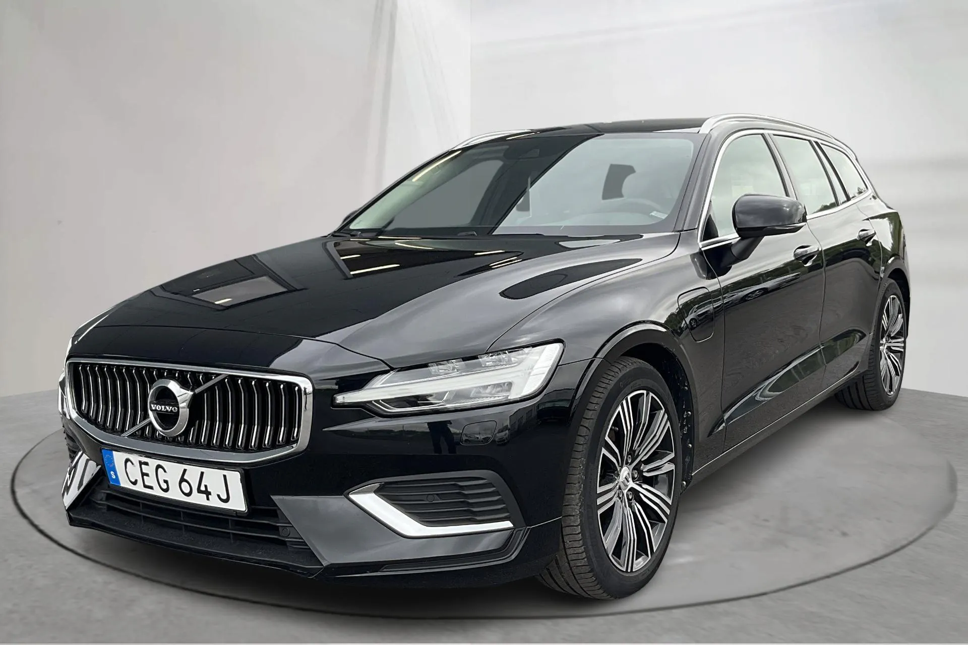 Volvo V60 T6 AWD Recharge (350hk)