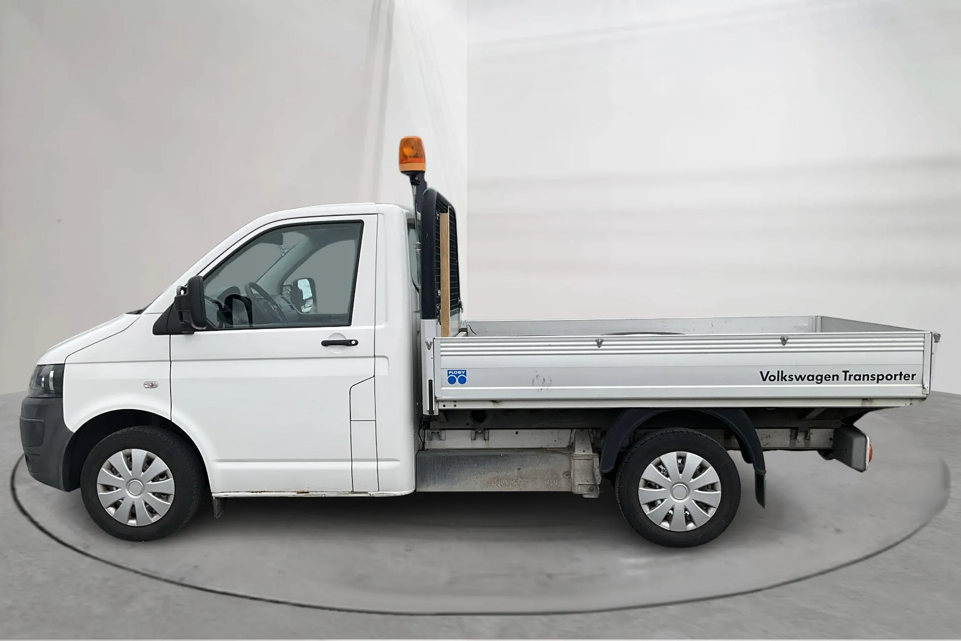 Presentation photo 2 of 11: VW Transporter T5 2.0 Ecofuel Pickup (115hk) - 94 060 km - Manual - white - 2012