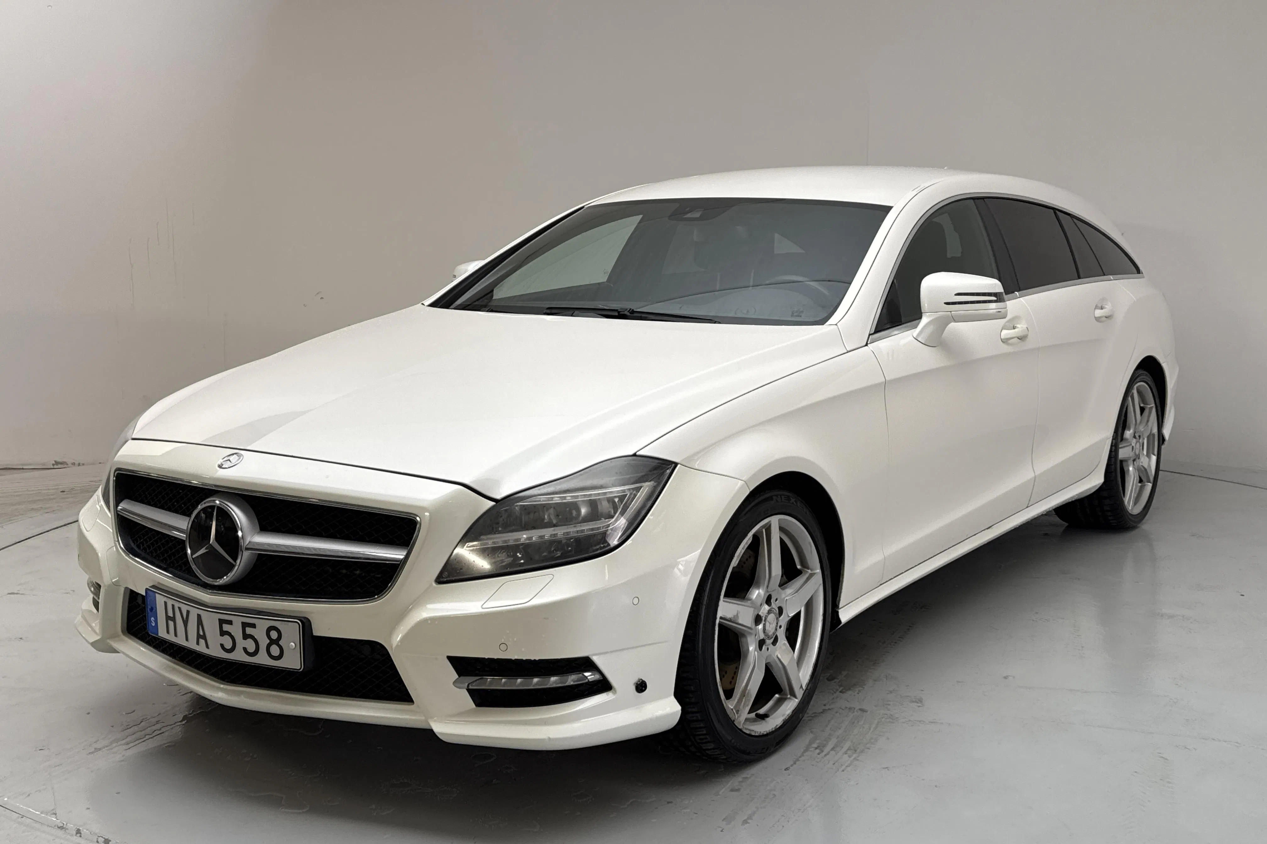 Presentation photo 1 of 13: Mercedes CLS 350 CDI Shooting Brake (265hk) - 208 040 km - Automatic - white - 2013