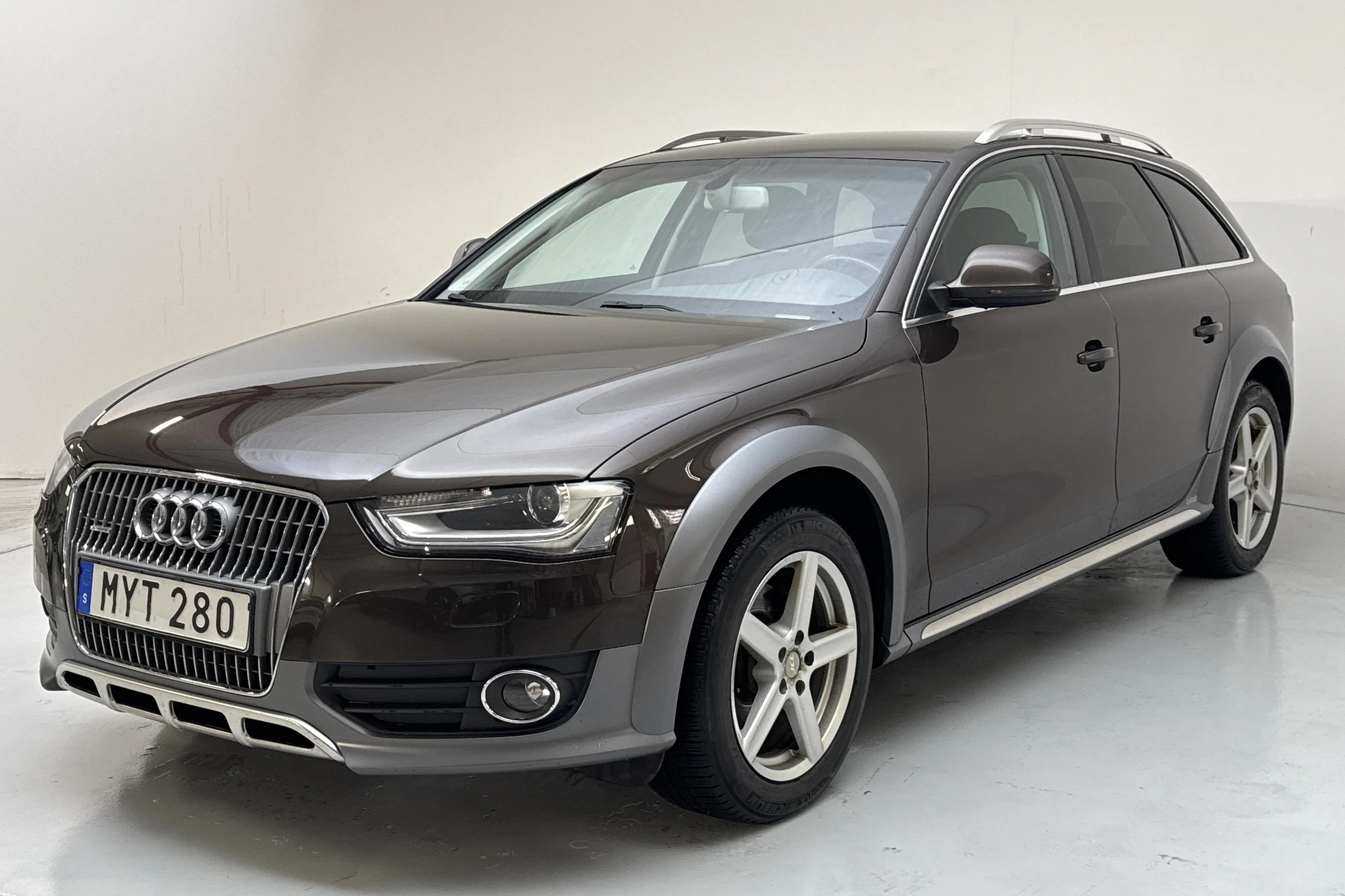 Presentation photo 1 of 14: Audi A4 Allroad 2.0 TDI clean diesel Avant quattro (190hk) - 132 050 km - Automatic - brown - 2015