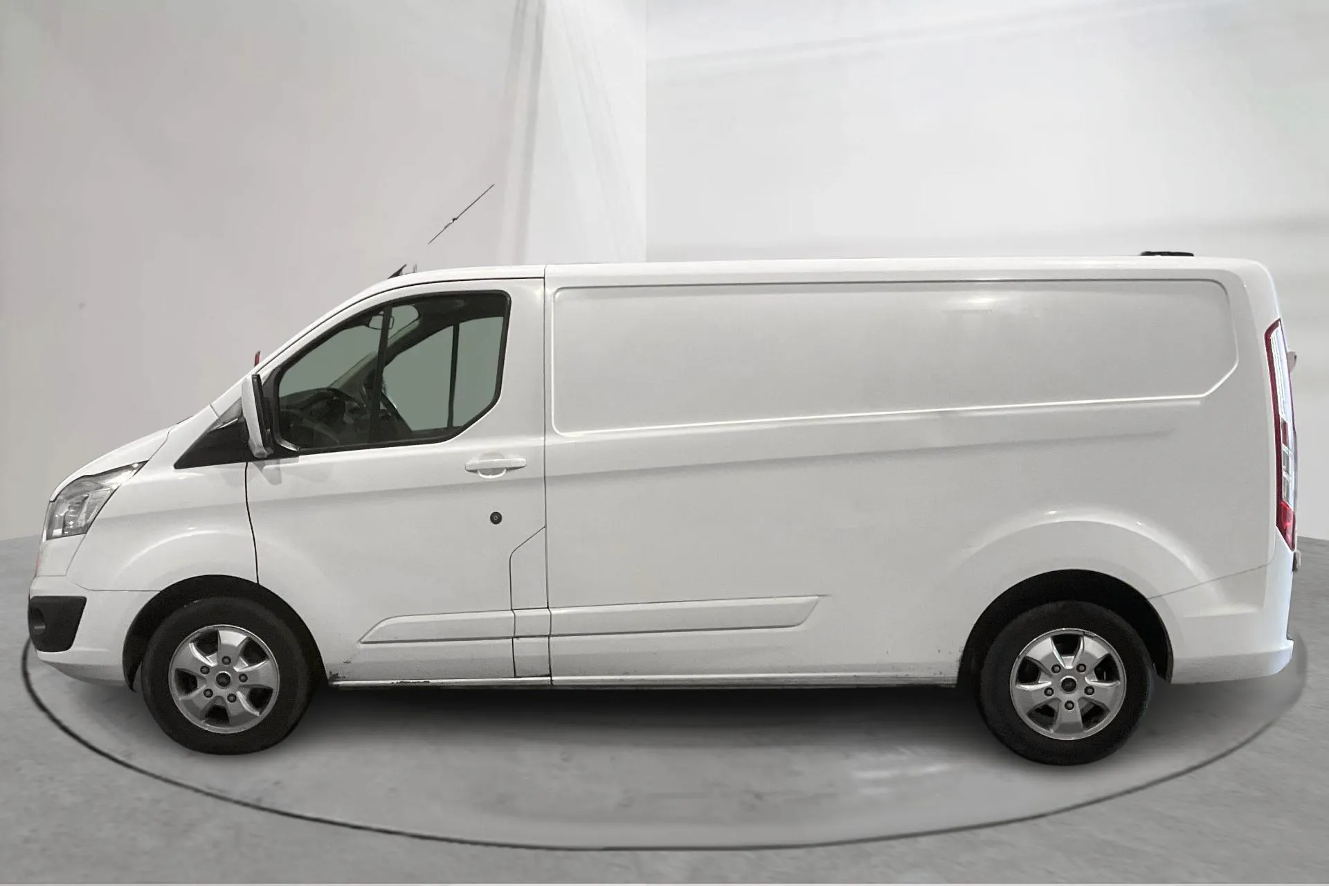 Presentation photo 2 of 13: Ford Transit Custom 290 (125hk) - 194 950 km - Manual - white - 2016