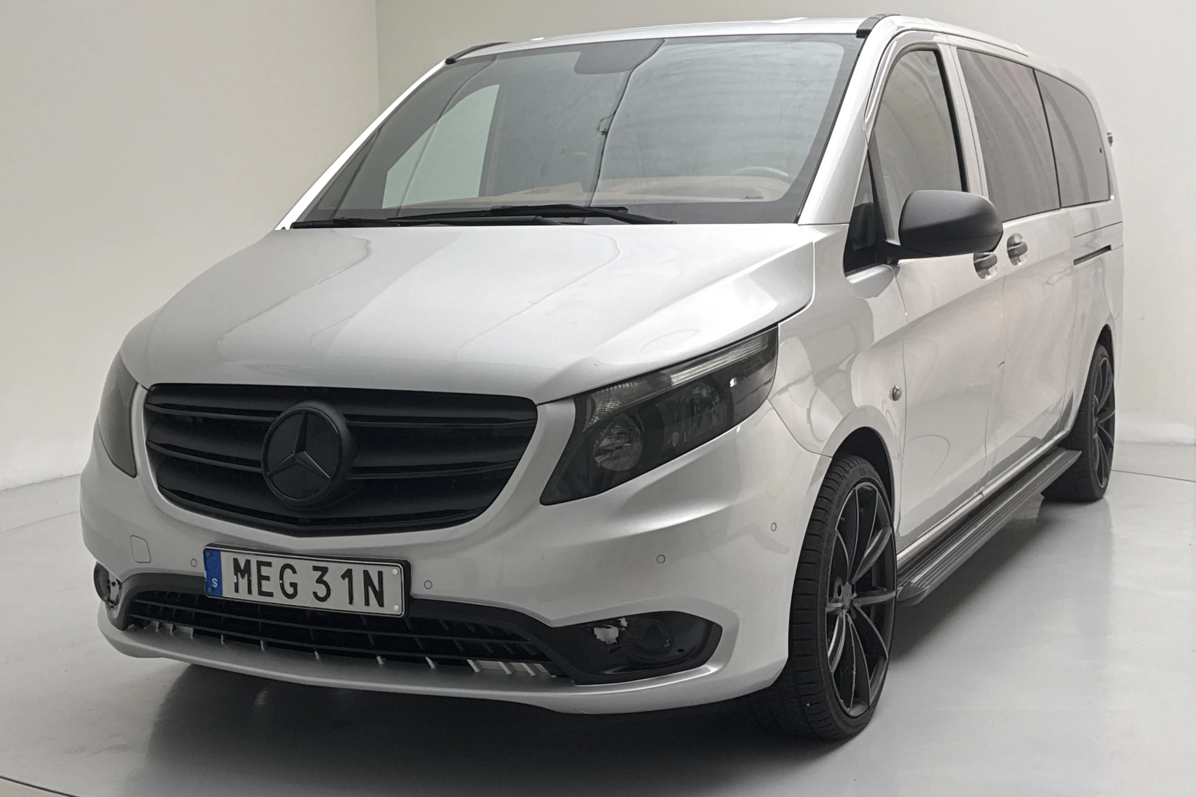 Presentation photo 1 of 27: Mercedes Vito Tourer 116 CDI W640 (163hk) - 91 400 km - Automatic - silver - 2022