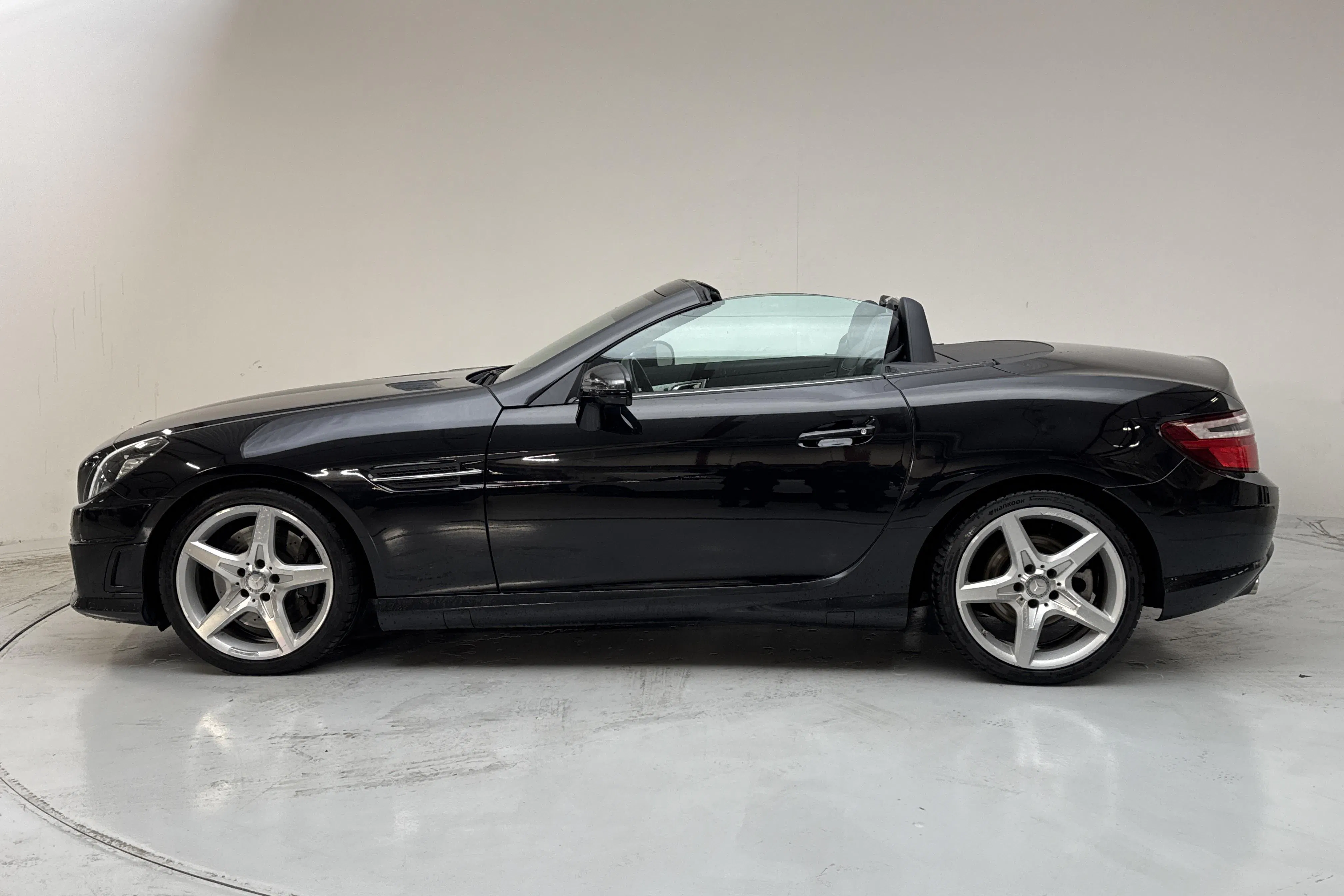 Presentation photo 2 of 17: Mercedes SLK 200 R172 (184hk) - 82 960 km - Automatic - black - 2015