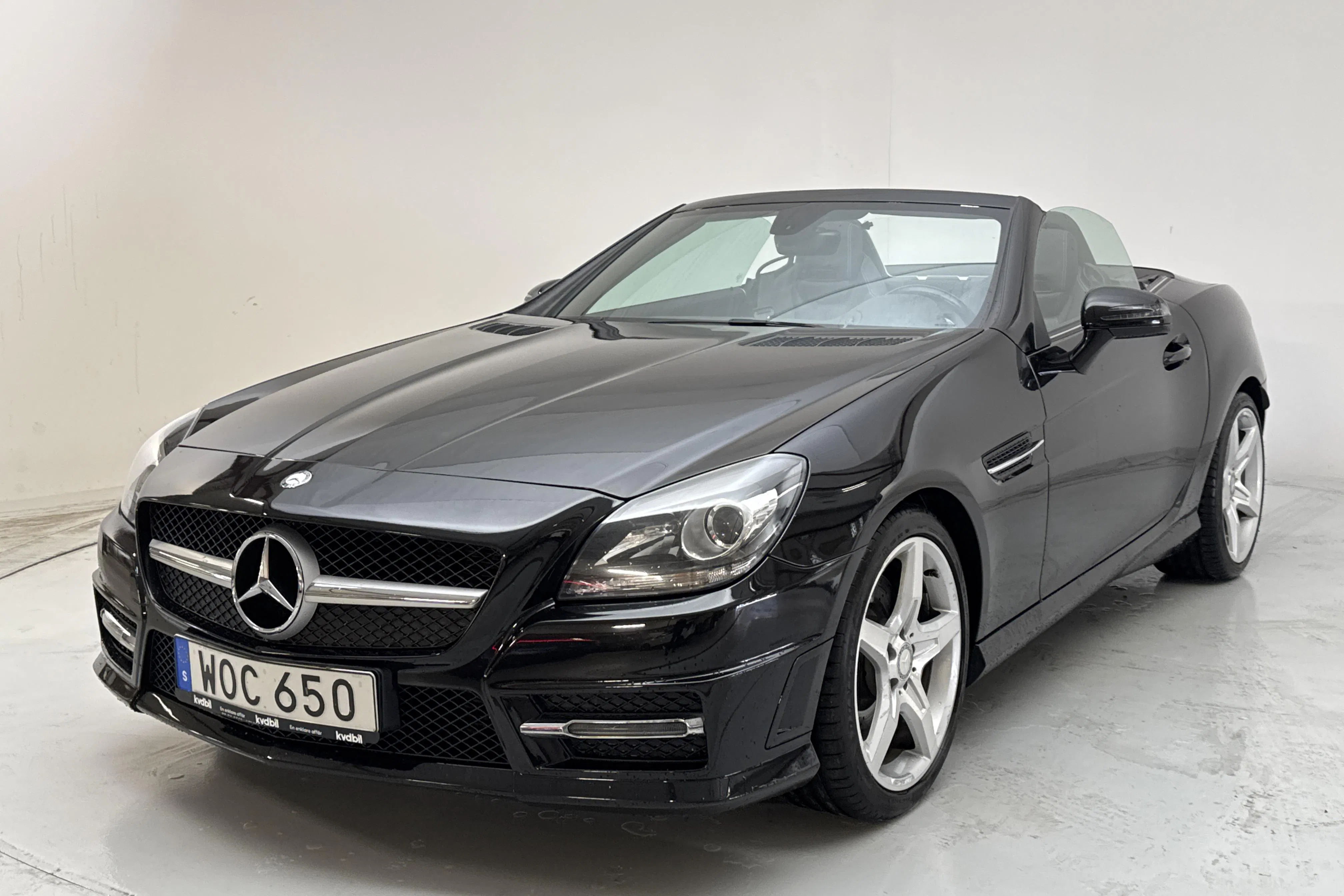 Presentation photo 1 of 17: Mercedes SLK 200 R172 (184hk) - 82 960 km - Automatic - black - 2015