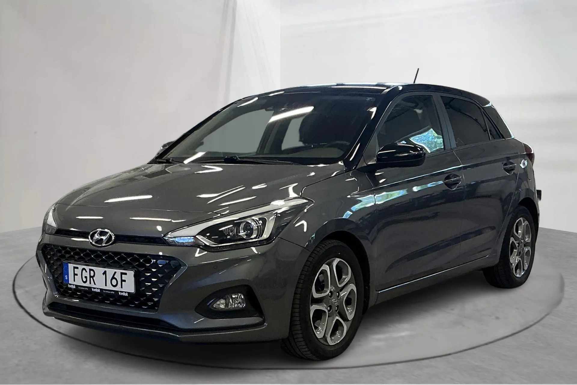 Presentation photo 1 of 14: Hyundai i20 1.0 T-GDi (100hk) - 51 850 km - Automatic - gray - 2020