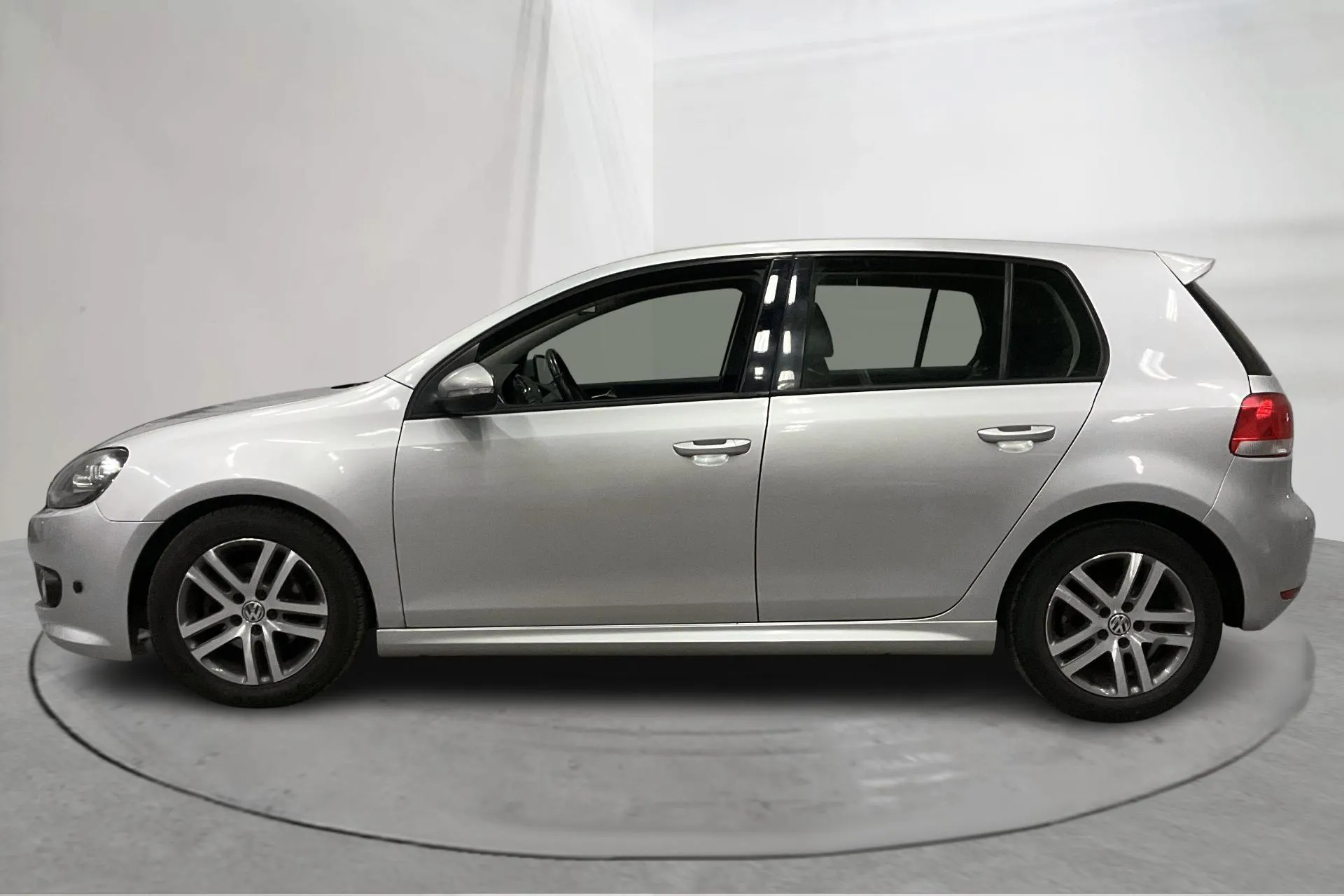 Presentation photo 2 of 15: VW Golf VI 1.6 TDI BlueMotion Technology 5dr (105hk) - 193 570 km - Manual - silver - 2013