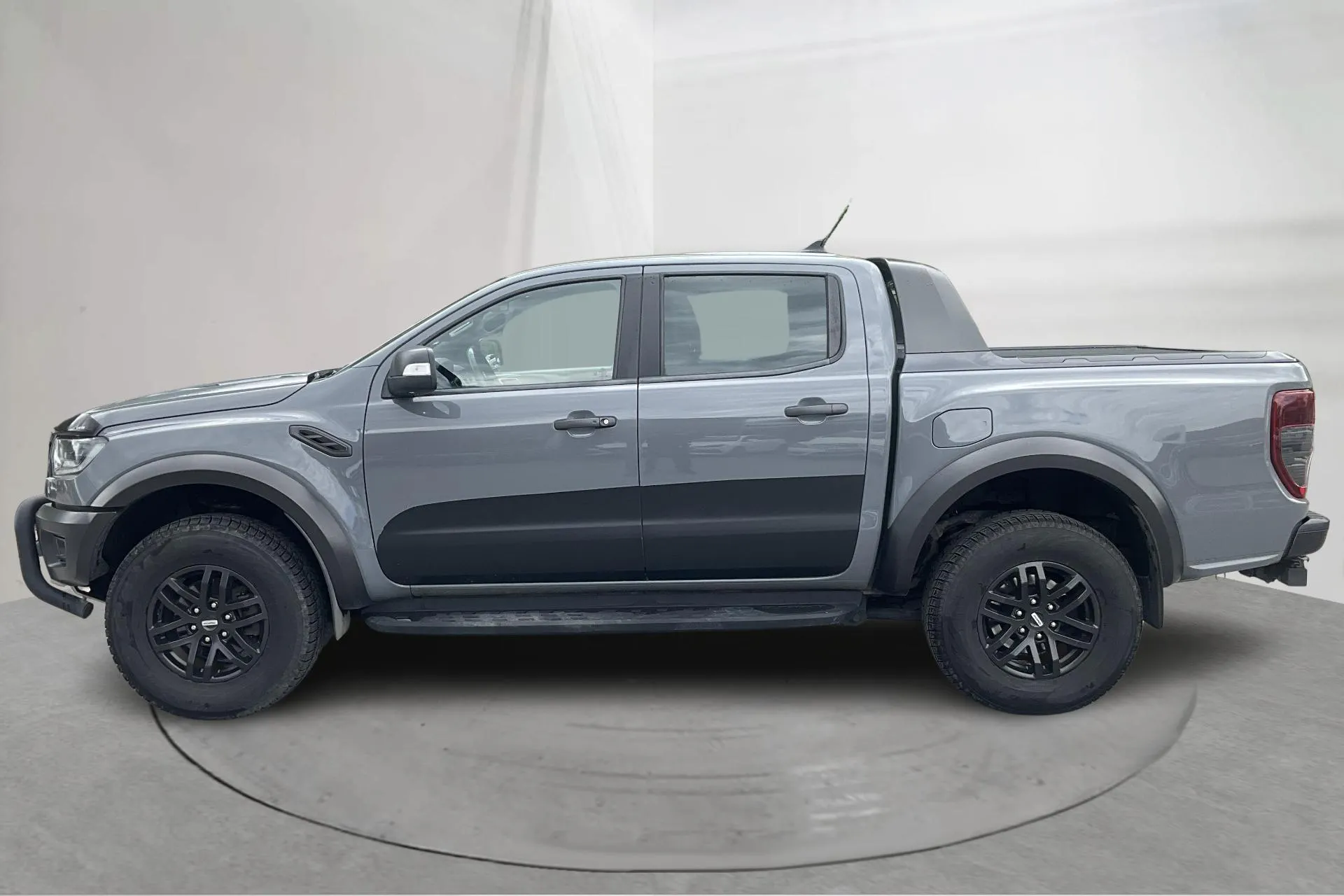 Presentationsfoto 2 av 13: Ford Ranger 2.0 TDCi 4WD (213hk) - 16 603 mil - Automat - grå - 2020