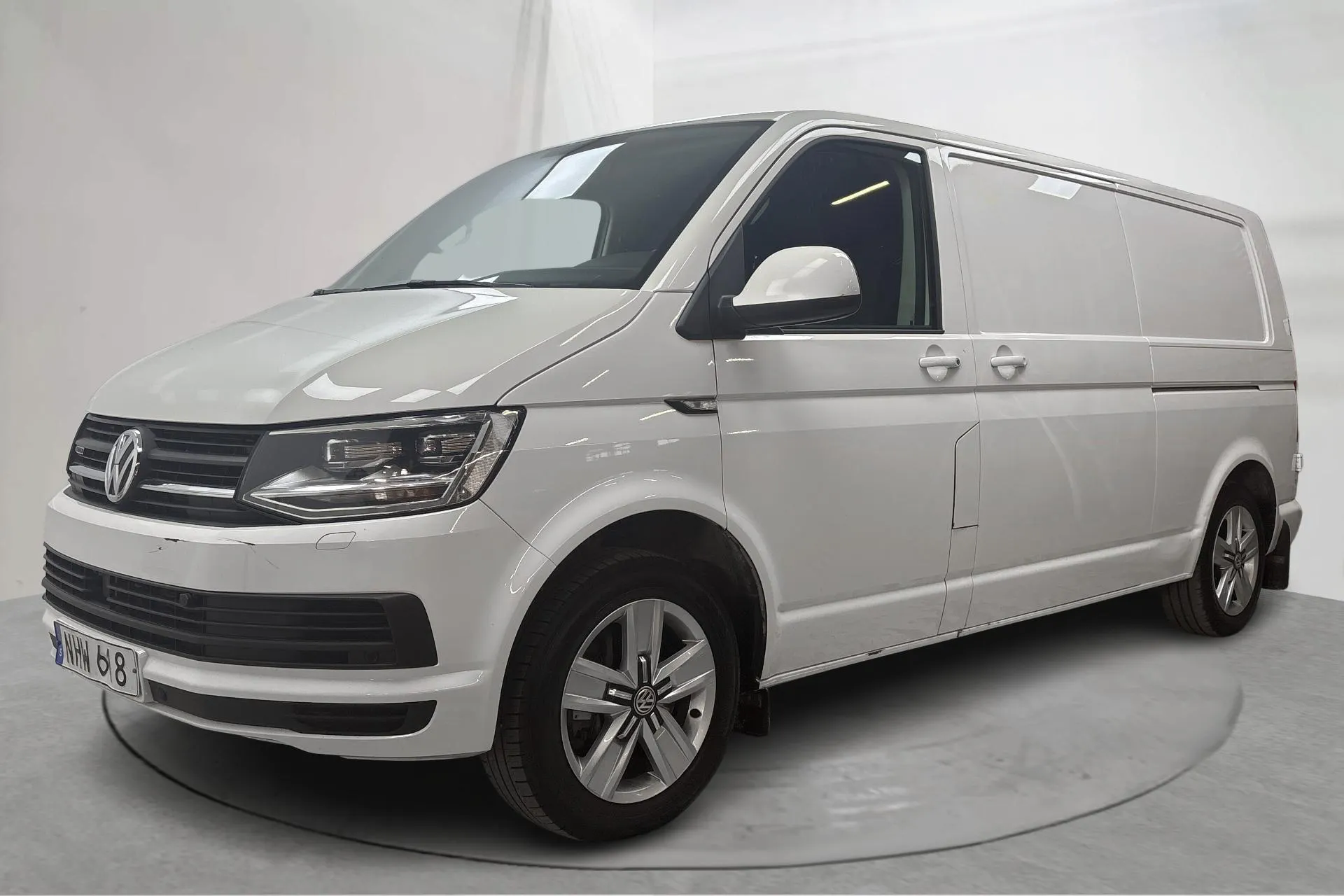 Presentationsfoto 1 av 18: VW Transporter T6 2.0 TDI BMT 4MOTION (204hk) - 14 356 mil - Automat - vit - 2019