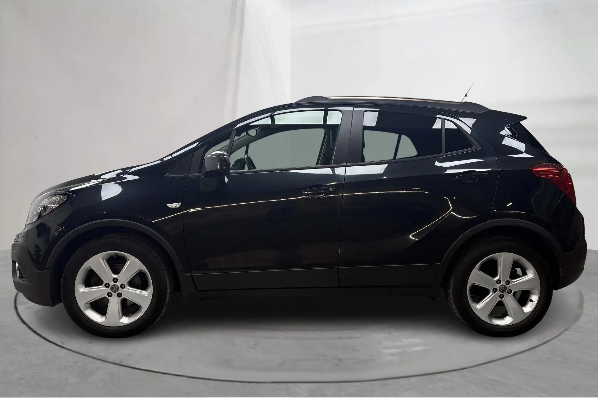 Presentationsfoto 2 av 14: Opel Mokka 1.4 Turbo ECOTEC 4x4 (140hk) - 8 239 mil - Manuell - svart - 2013