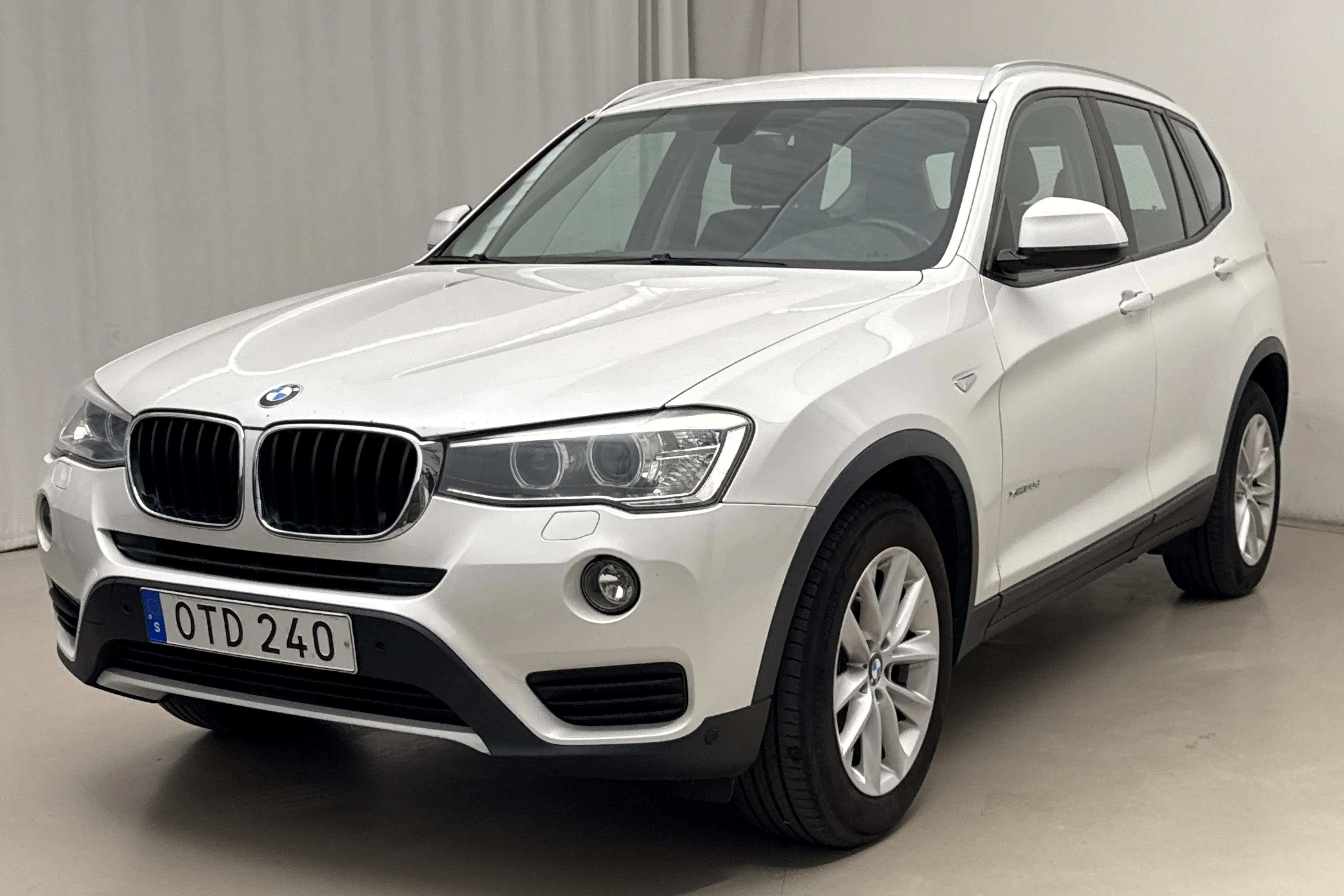 Presentationsfoto 1 av 17: BMW X3 xDrive20d, F25 (190hk) - 19 603 mil - Automat - vit - 2017