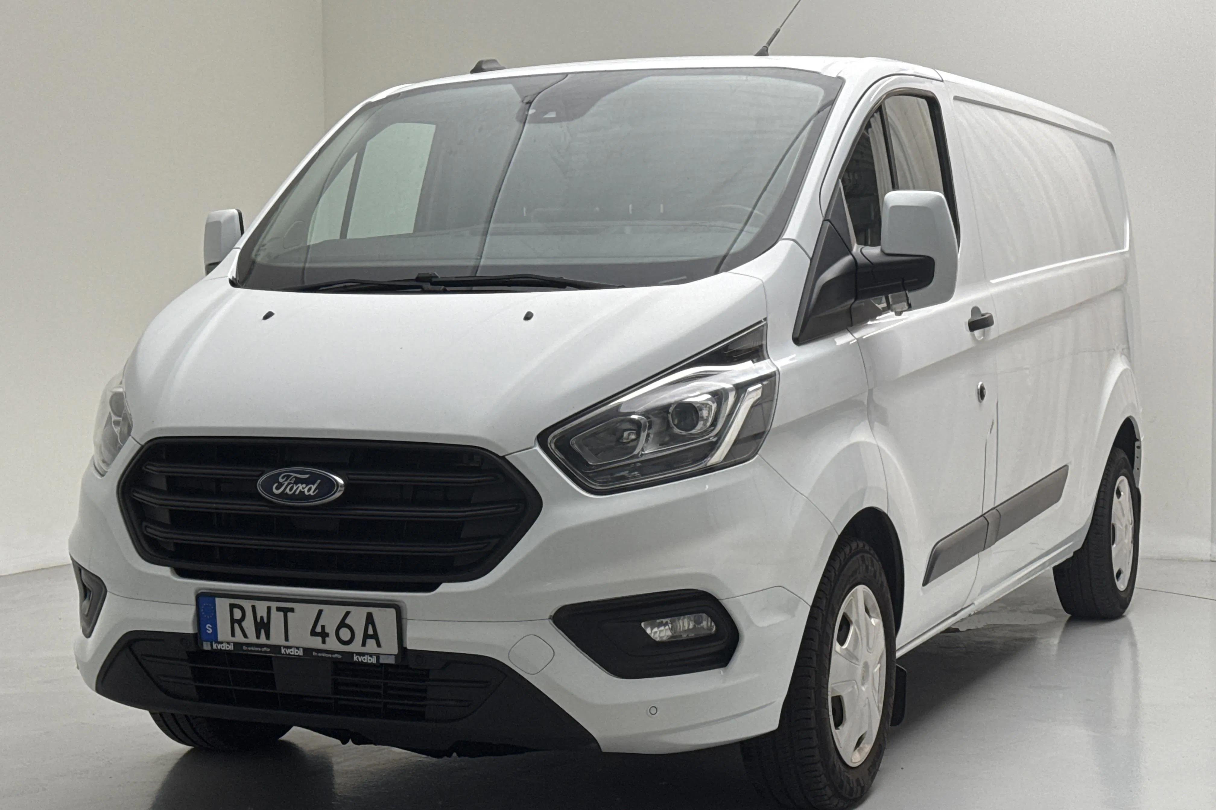 Presentationsfoto 1 av 14: Ford Transit Custom 300 (130hk) - 21 046 mil - Automat - vit - 2019