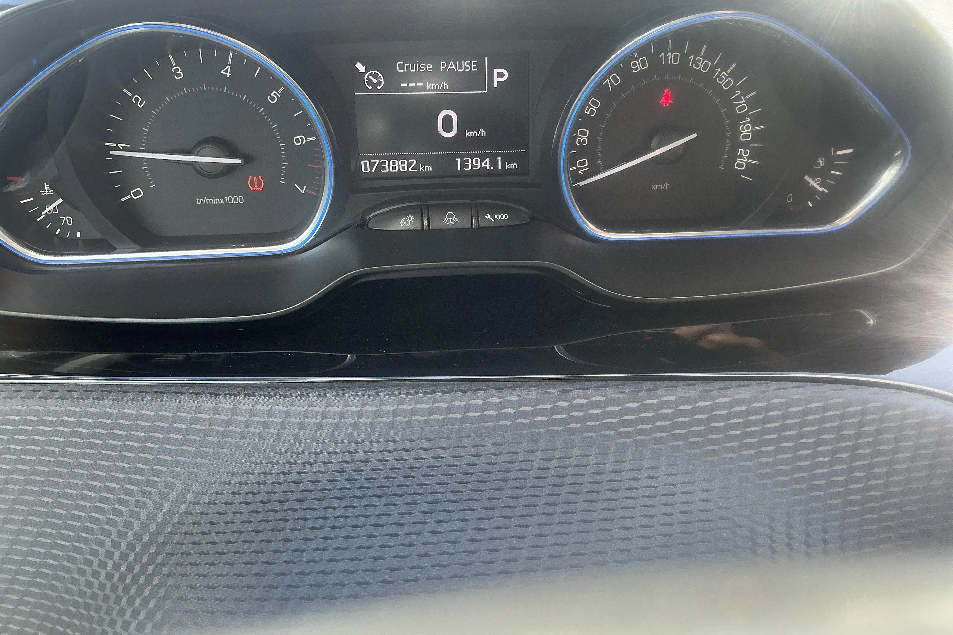 Presentationsfoto 10 av 10: Peugeot 2008 1.2 PureTech (110hk) - 7 388 mil - Automat - 2018