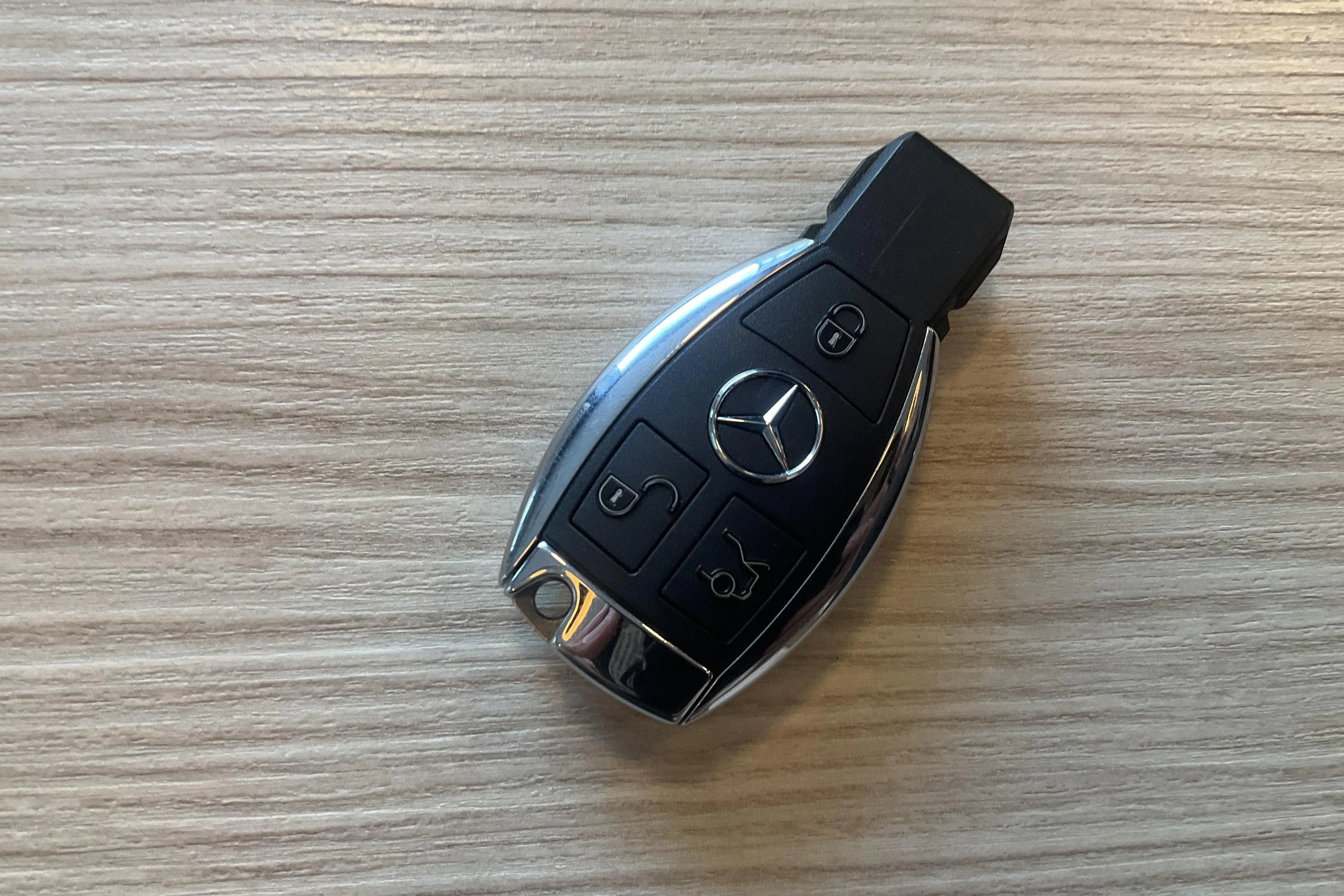 Presentationsfoto 12 av 12: Mercedes E 220 CDI W212 (170hk) - 10 456 mil - Automat - Mörkblå - 2012