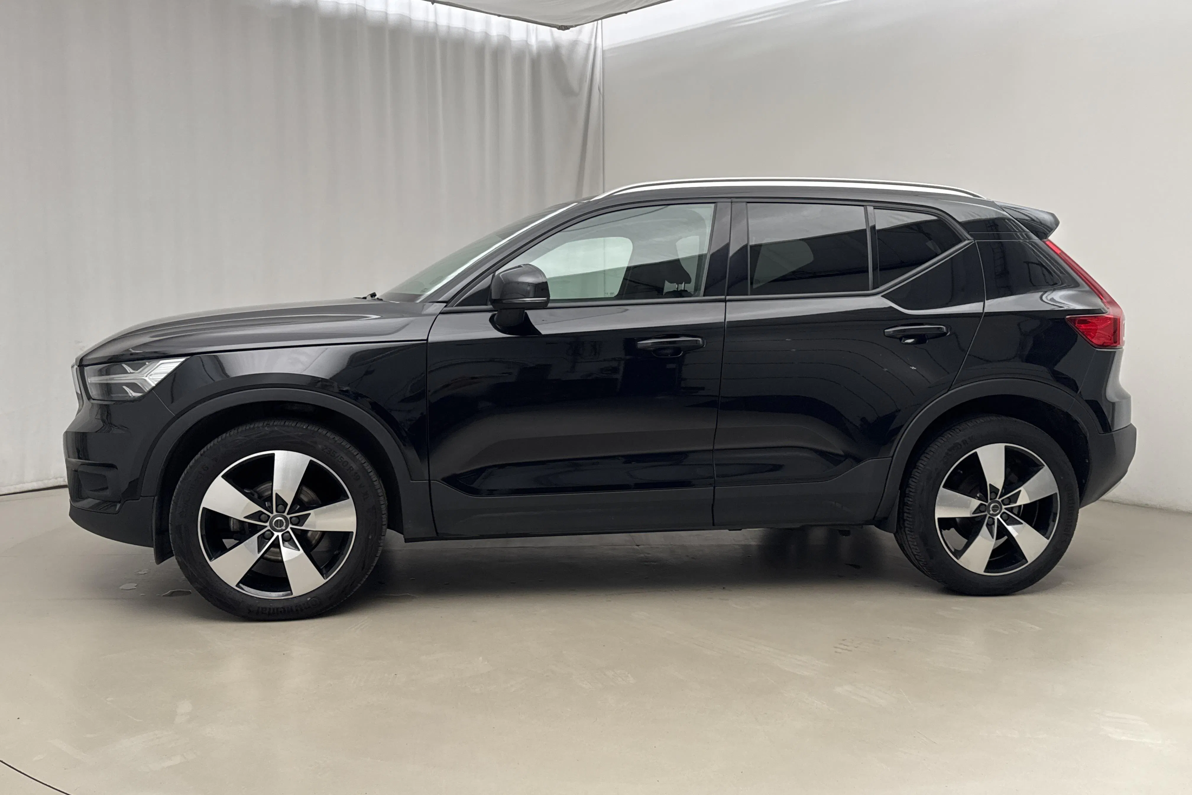 Presentation photo 2 of 20: Volvo XC40 T2 FWD (129hk) - 80 520 km - Automatic - black - 2022