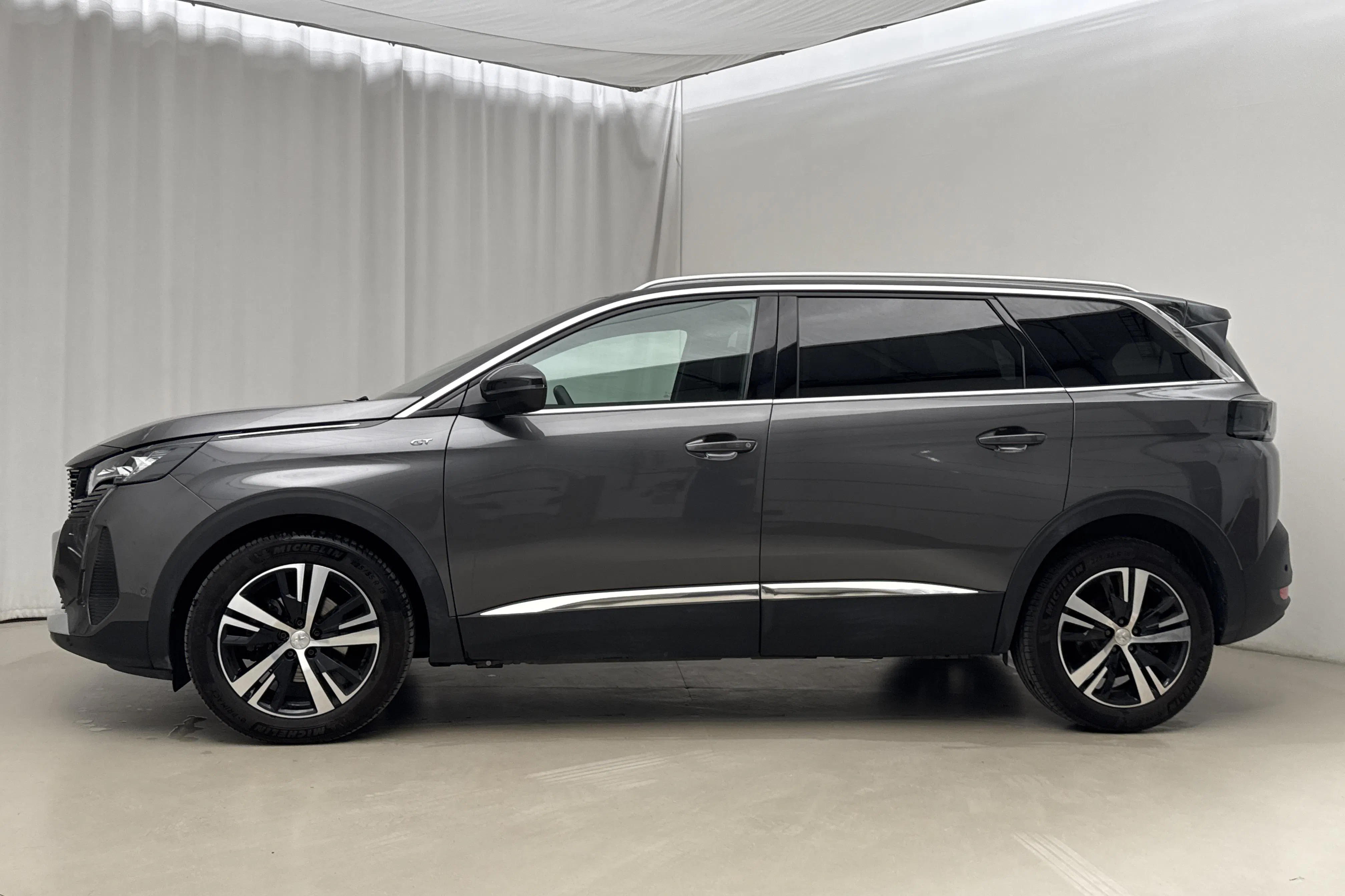 Presentationsfoto 2 av 21: Peugeot 5008 1.2 PureTech (130hk) - 2 106 mil - Automat - grå - 2024