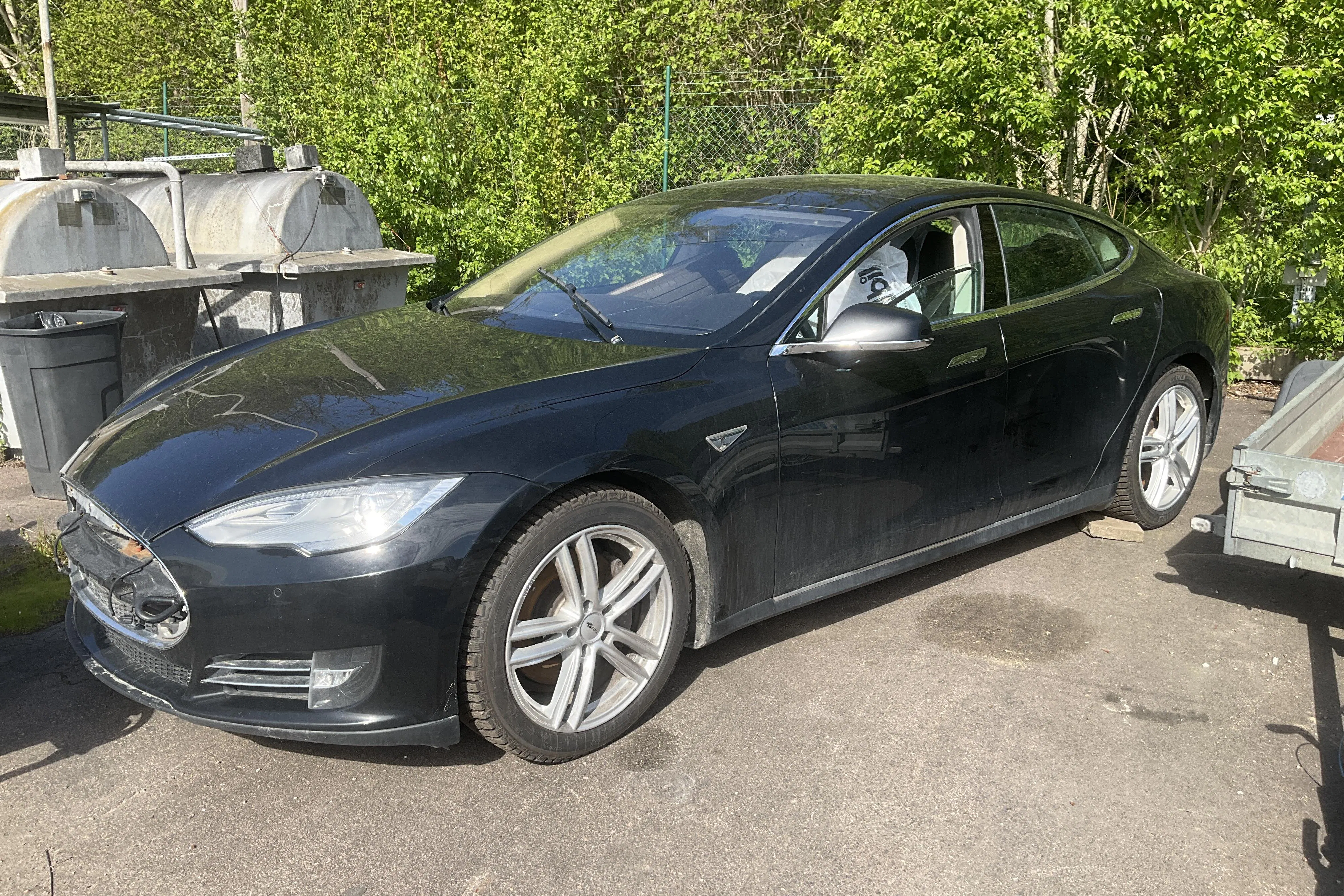 Presentation photo 1 of 10: Tesla Model S 85 - 180 000 km - Automatic - black - 2014