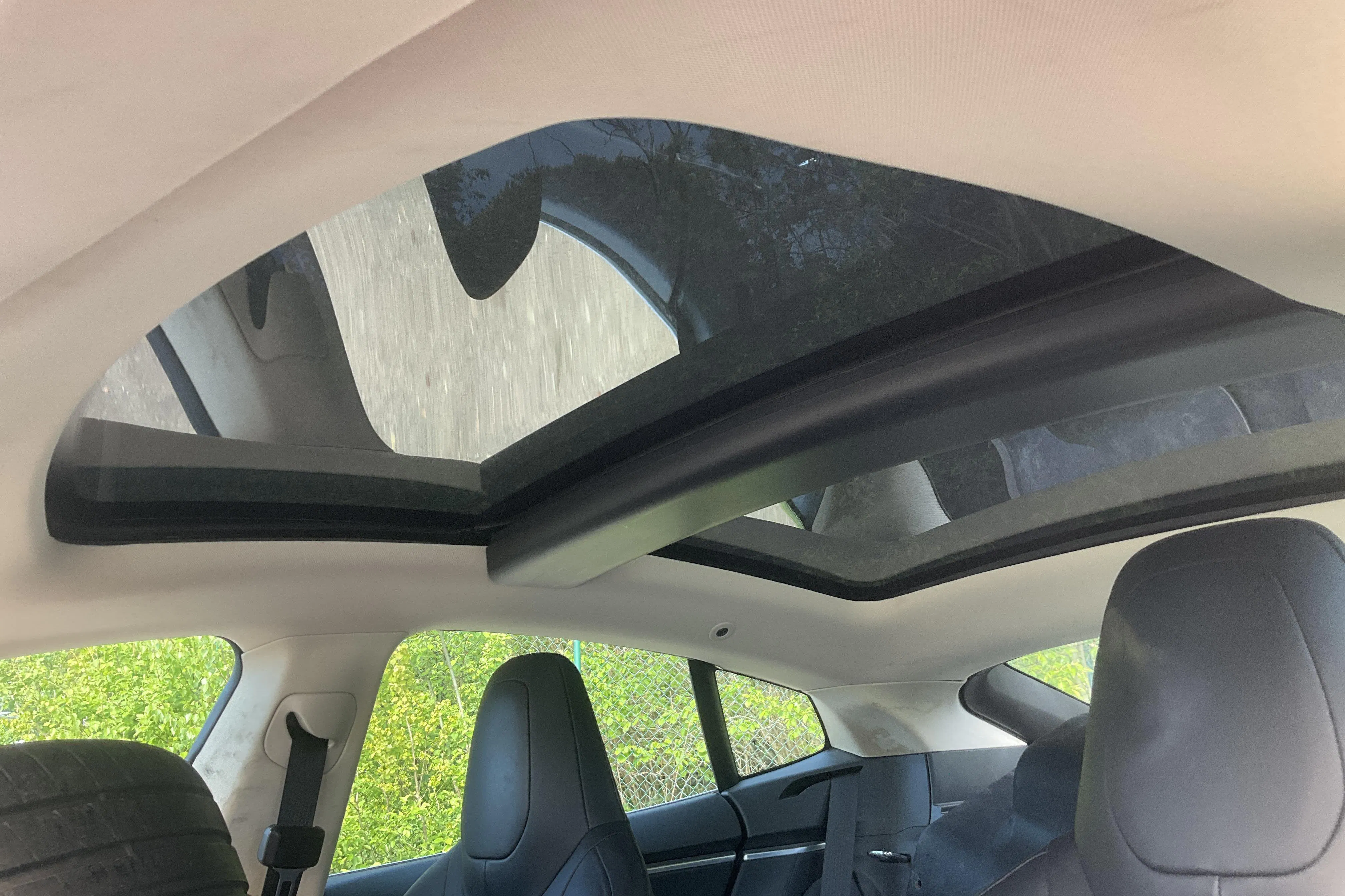 Presentation photo 10 of 10: Tesla Model S 85 - 180 000 km - Automatic - black - 2014