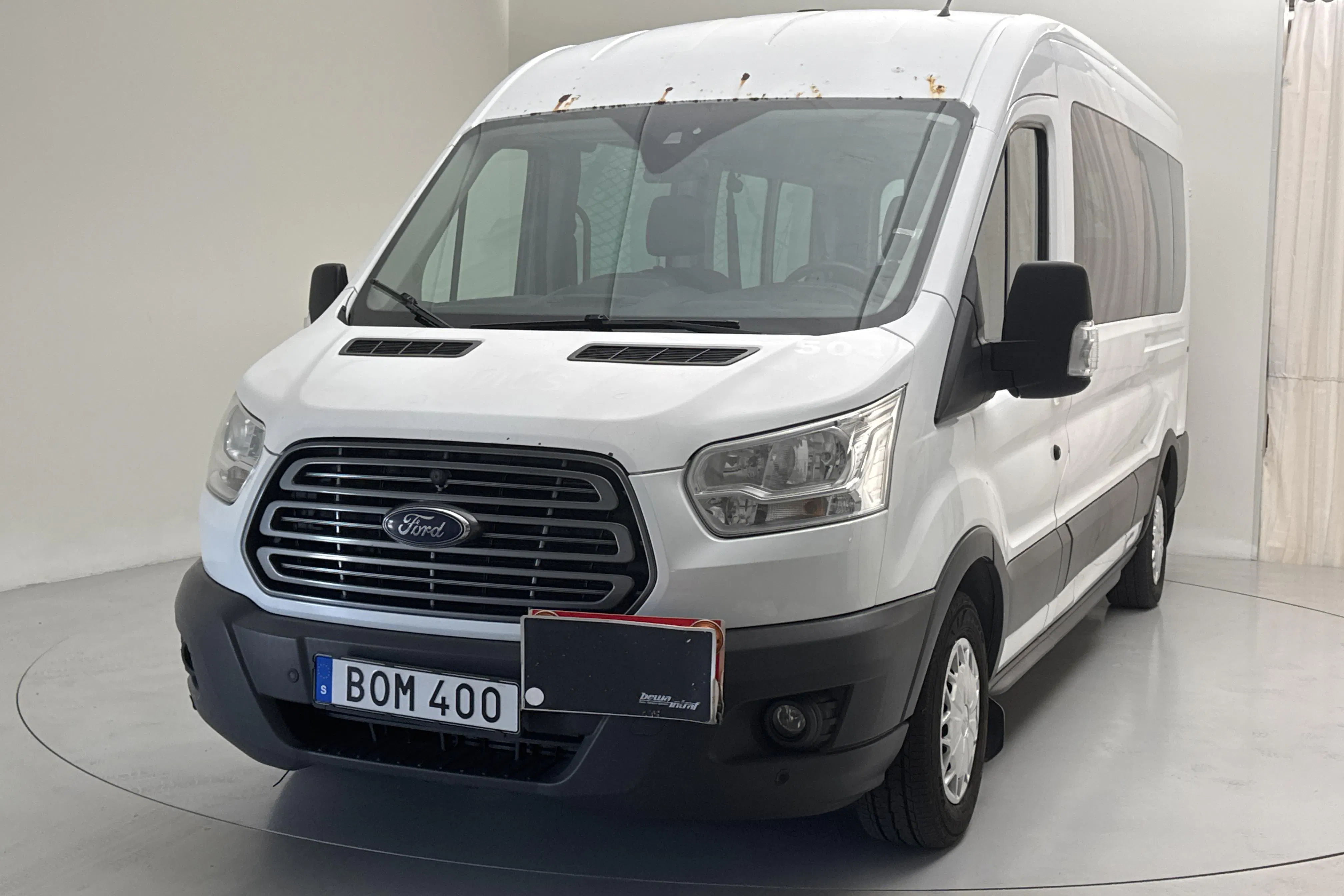 Presentation photo 1 of 12: Ford Transit 350 2.2 TDCi Kombi (125hk) - 247 930 km - Manual - white - 2015