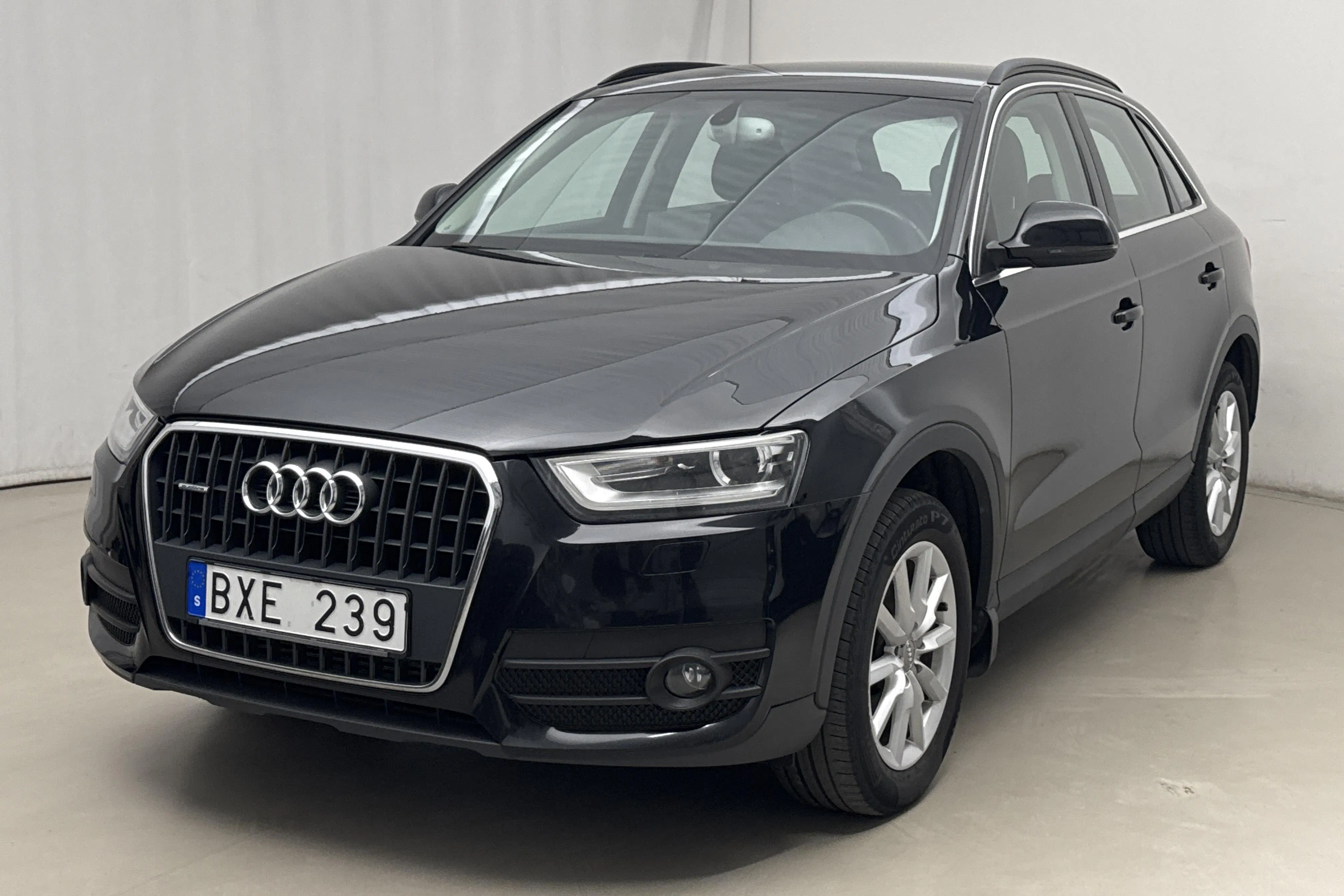 Presentation photo 1 of 14: Audi Q3 2.0 TDI quattro (140hk) - 160 860 km - Manual - black - 2013