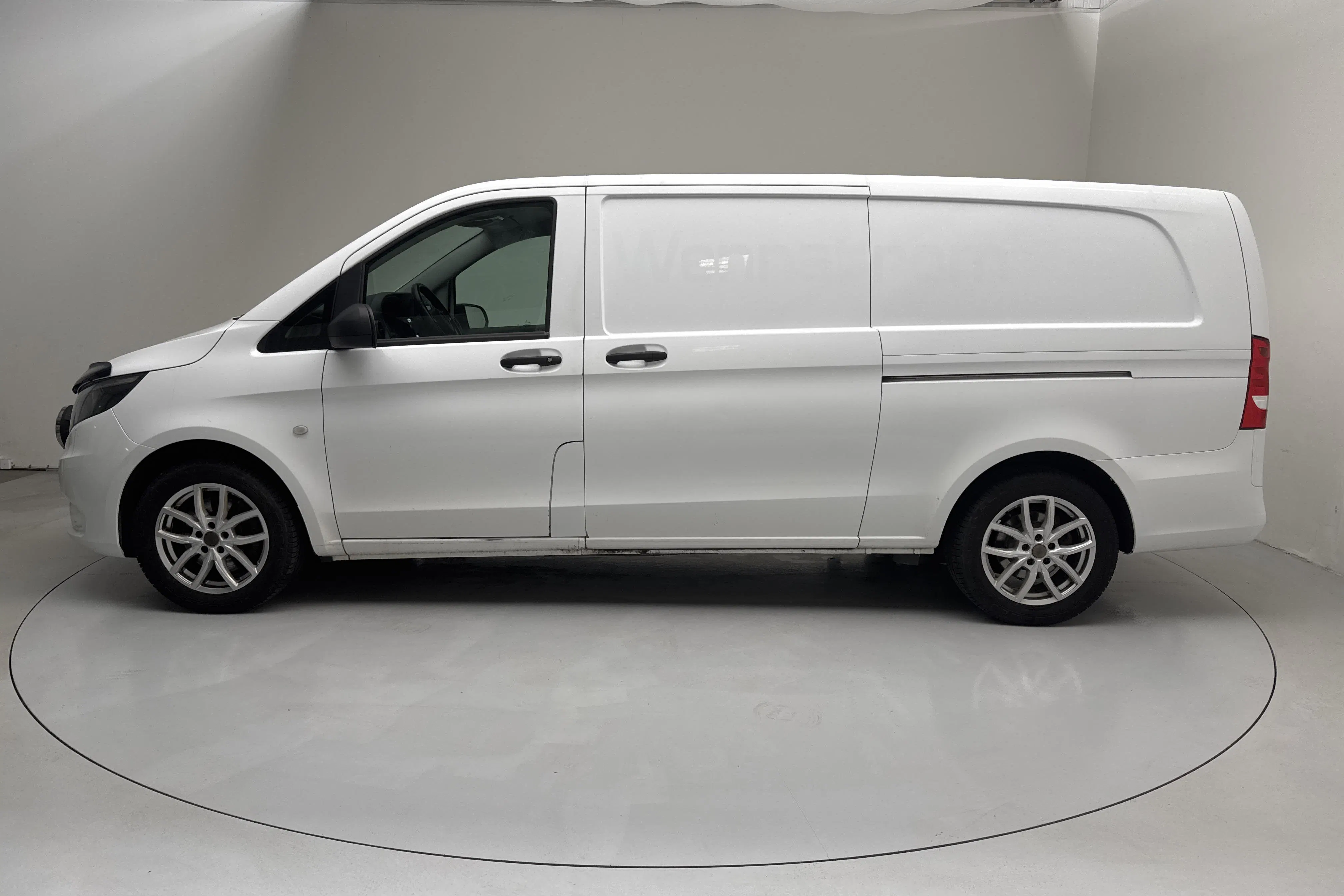 Presentation photo 2 of 18: Mercedes Vito 116 CDI 4MATIC W640 (163hk) - 213 400 km - Automatic - white - 2020