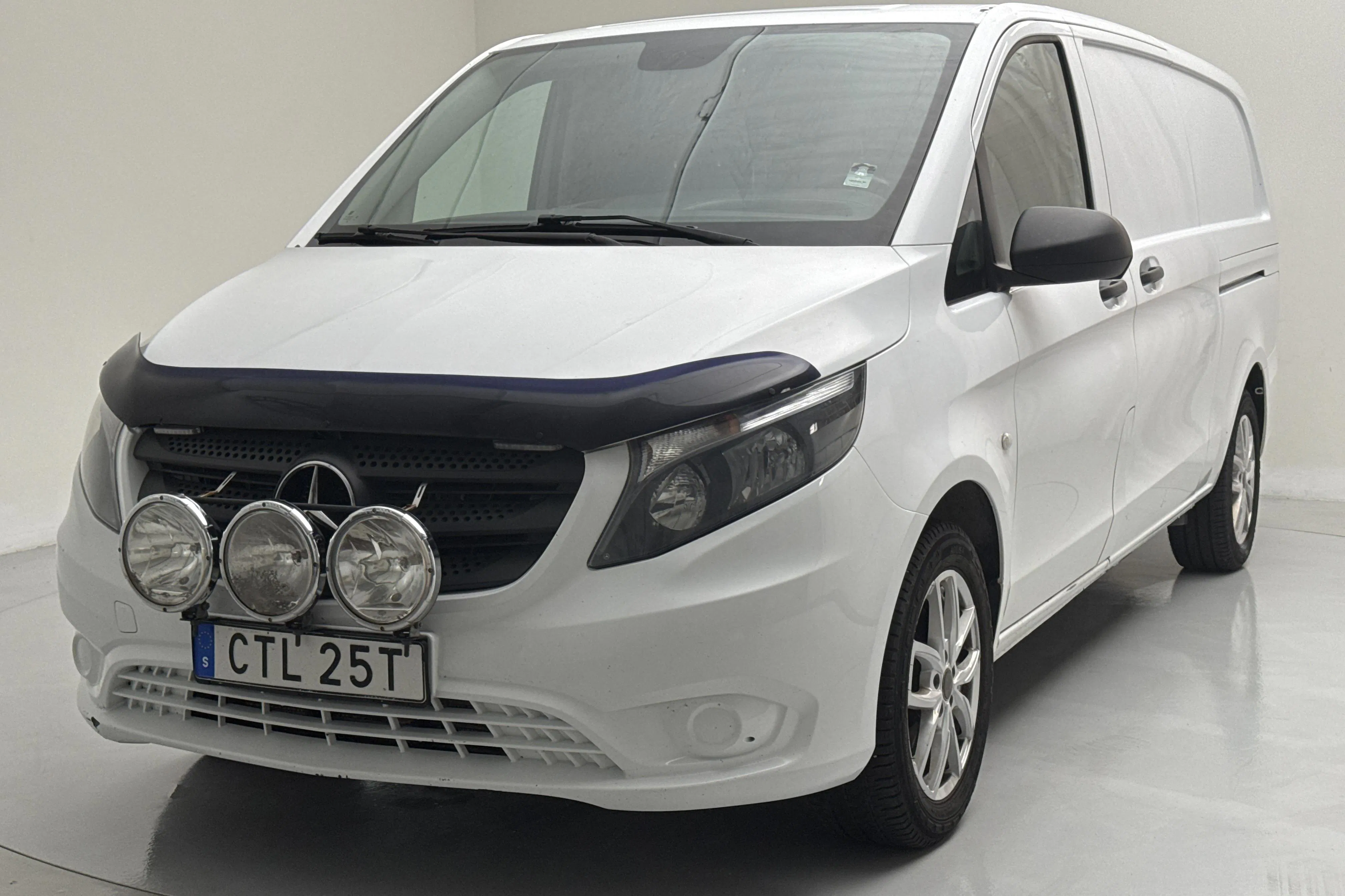 Presentation photo 1 of 18: Mercedes Vito 116 CDI 4MATIC W640 (163hk) - 213 400 km - Automatic - white - 2020