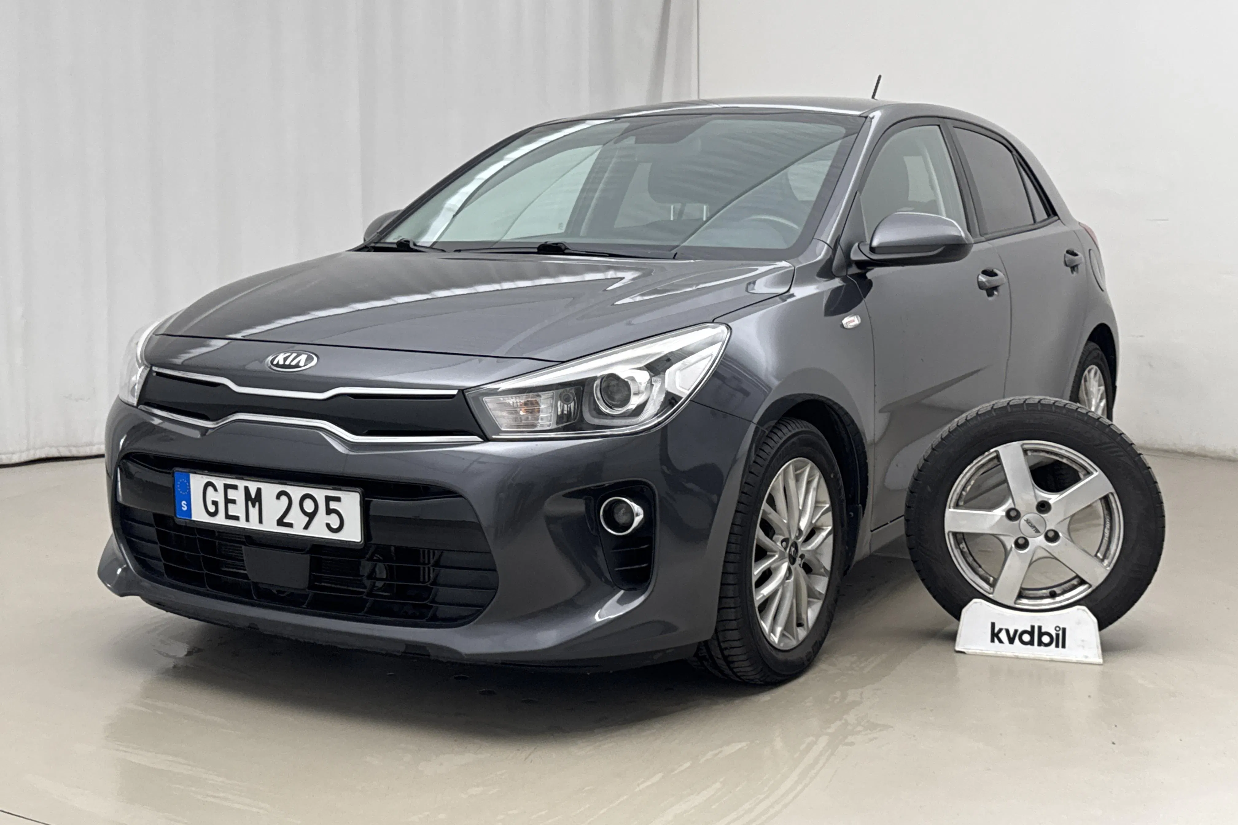 Presentation photo 1 of 16: KIA Rio 1.0 T-GDi (120hk) - 93 200 km - Automatic - gray - 2019