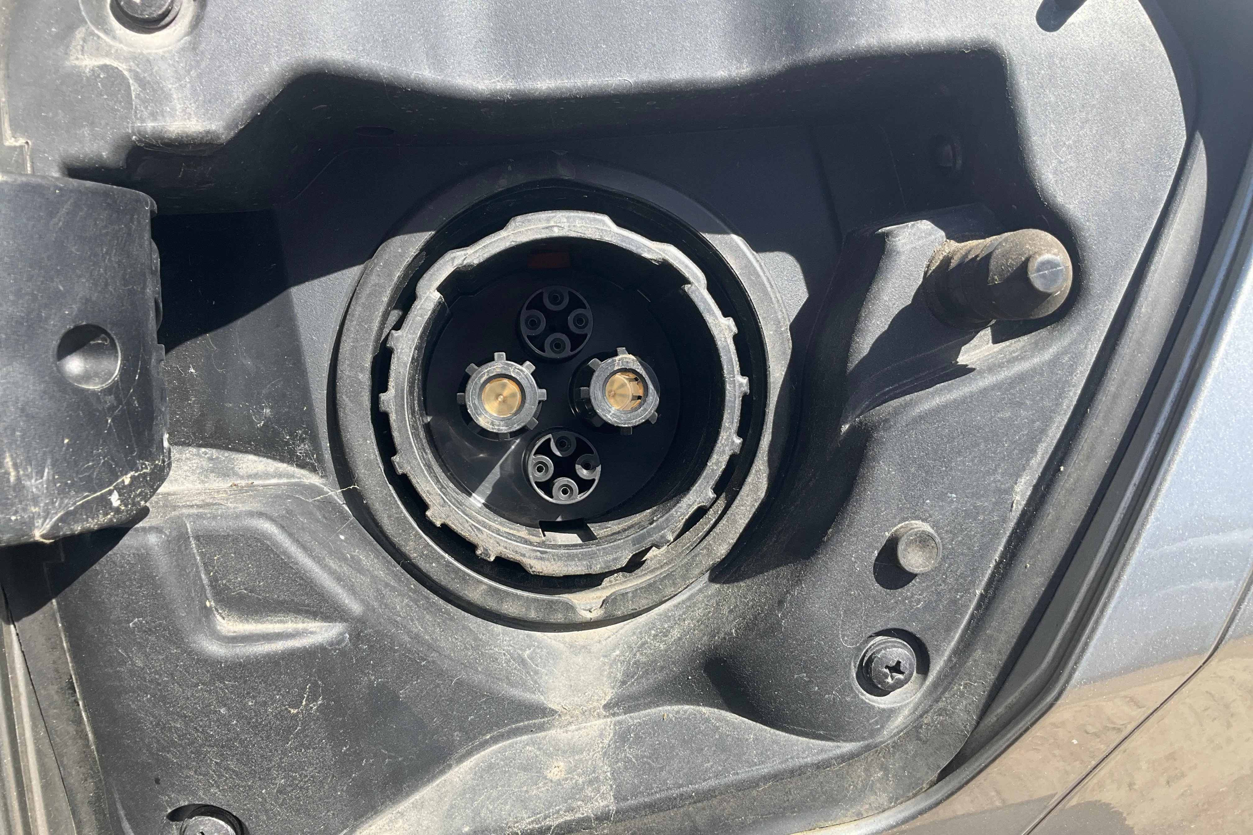 Presentation photo 15 of 15: Lexus UX 300e (204hk) - 41 330 km - Automatic - light grey - 2022