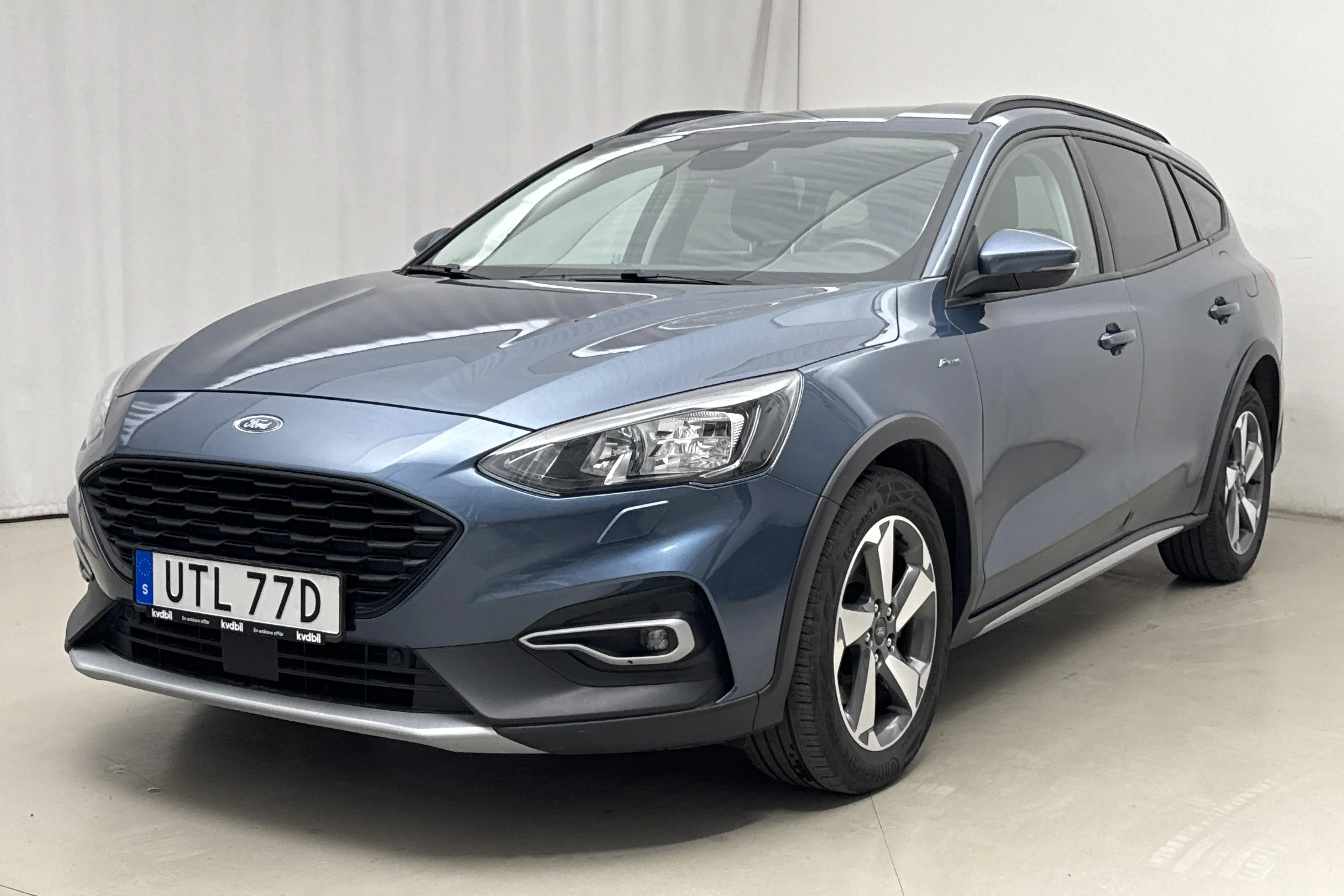 Presentationsfoto 1 av 18: Ford Focus Active 1.0 EcoBoost (125hk) - 8 900 mil - Automat - blå - 2021