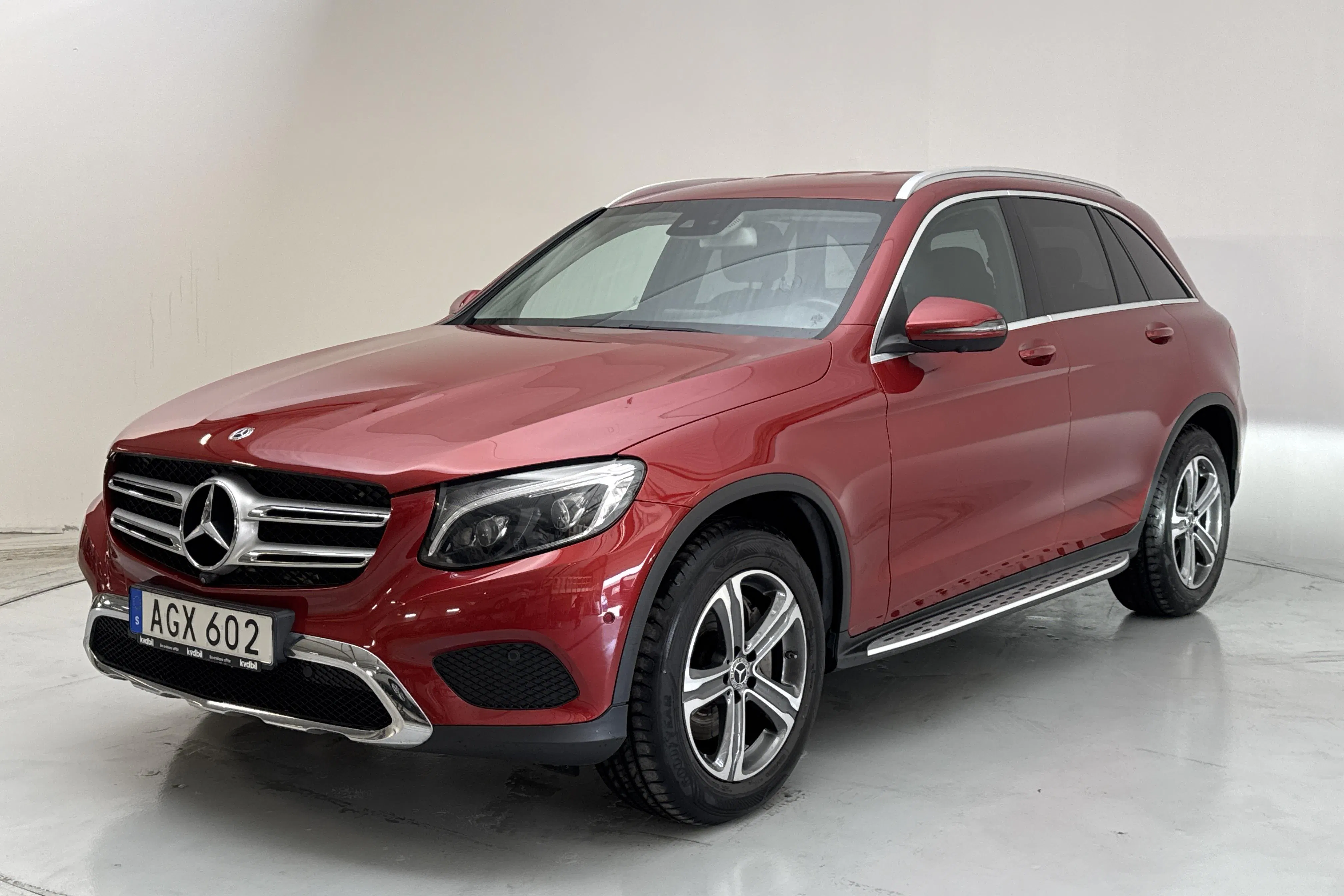 Presentation photo 1 of 15: Mercedes GLC 220 d 4MATIC X253 (170hk) - 94 280 km - Automatic - red - 2018