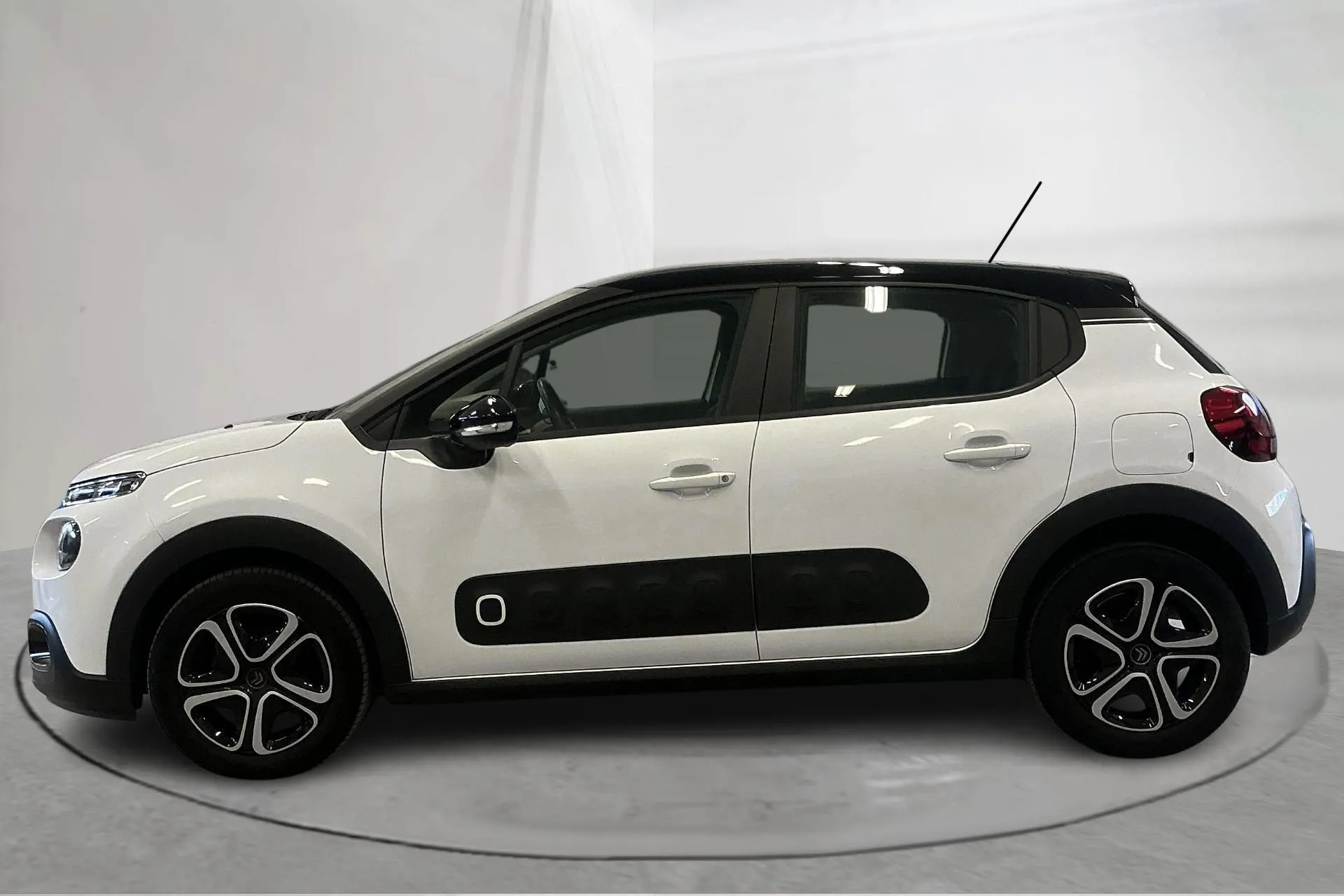 Presentationsfoto 2 av 15: Citroën C3 PureTech (82hk) - 2 718 mil - Manuell - vit - 2020