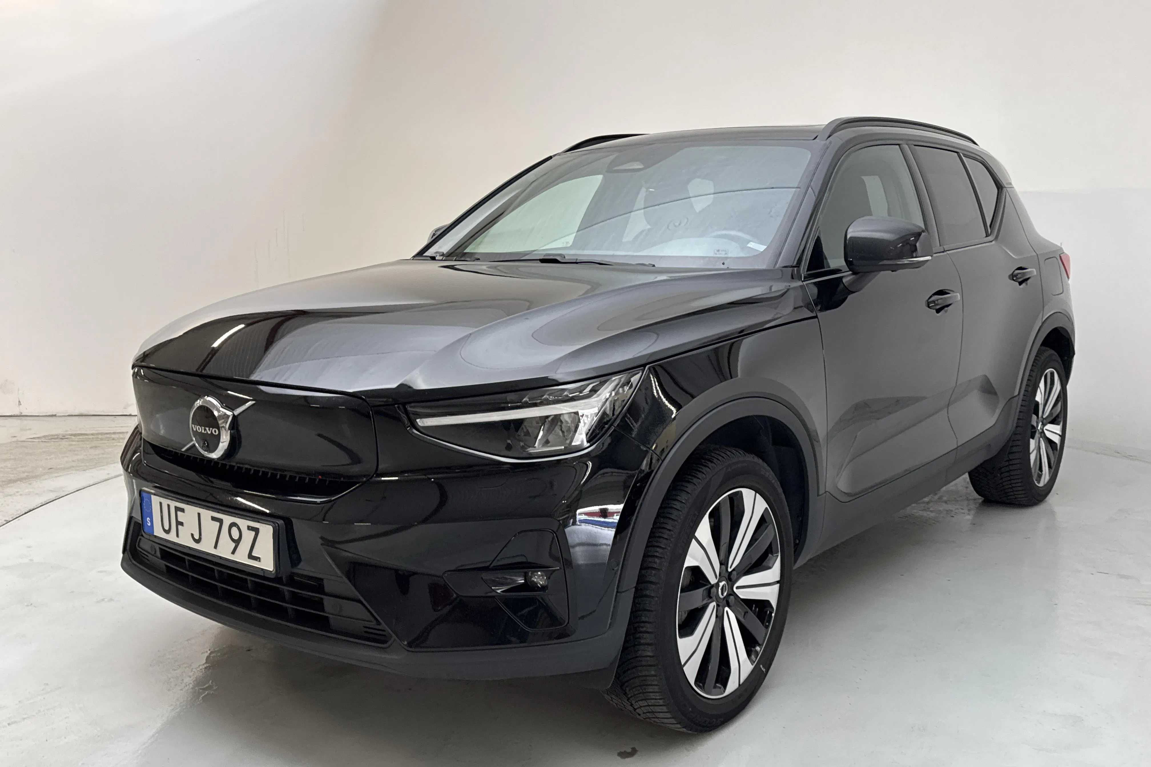 Presentationsfoto 1 av 20: Volvo XC40 P6 Recharge (231hk) - 10 148 mil - Automat - svart - 2023