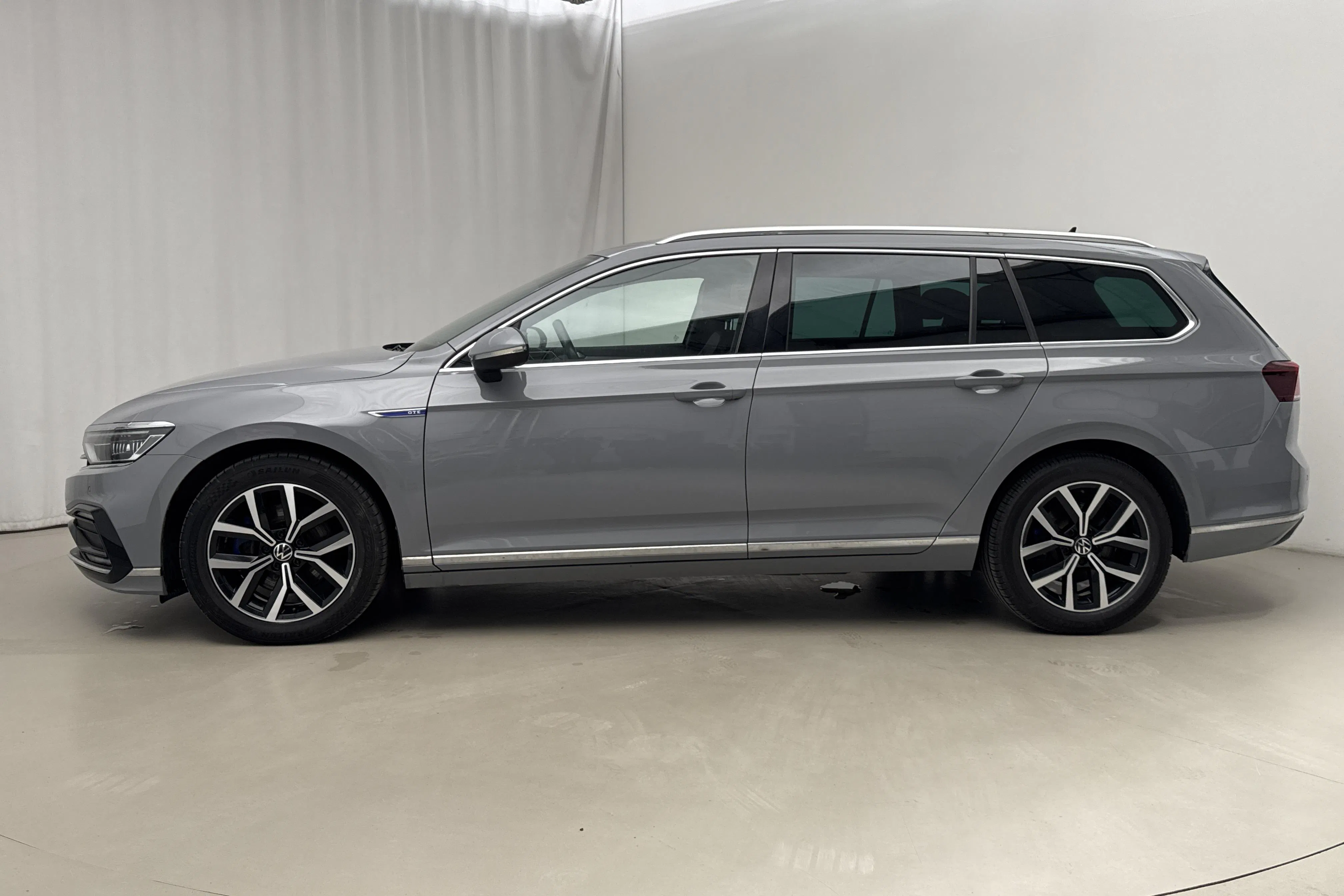 Presentation photo 2 of 19: VW Passat 1.4 GTE Sportscombi (218hk) - 115 860 km - Automatic - gray - 2023