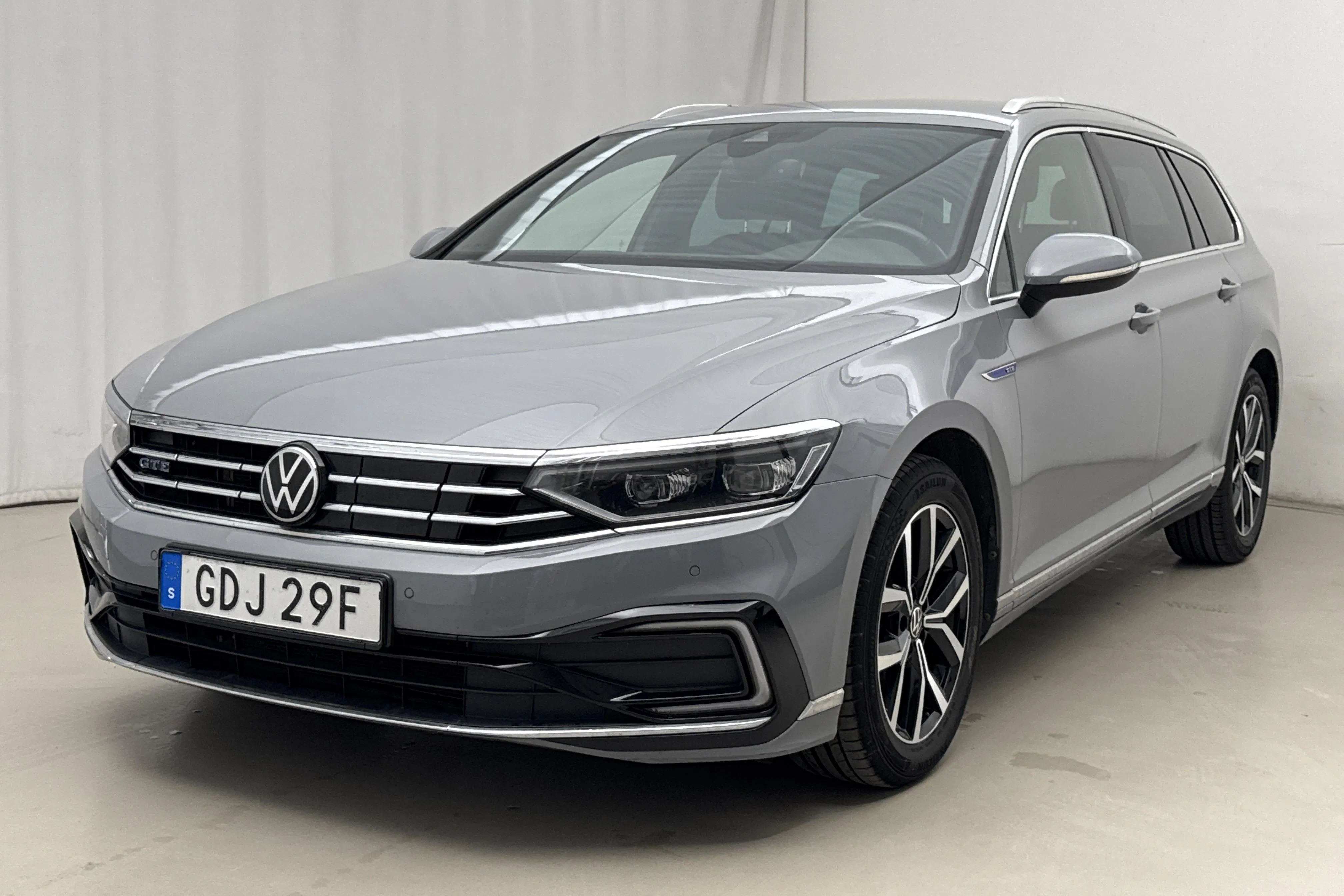 Presentation photo 1 of 19: VW Passat 1.4 GTE Sportscombi (218hk) - 115 860 km - Automatic - gray - 2023