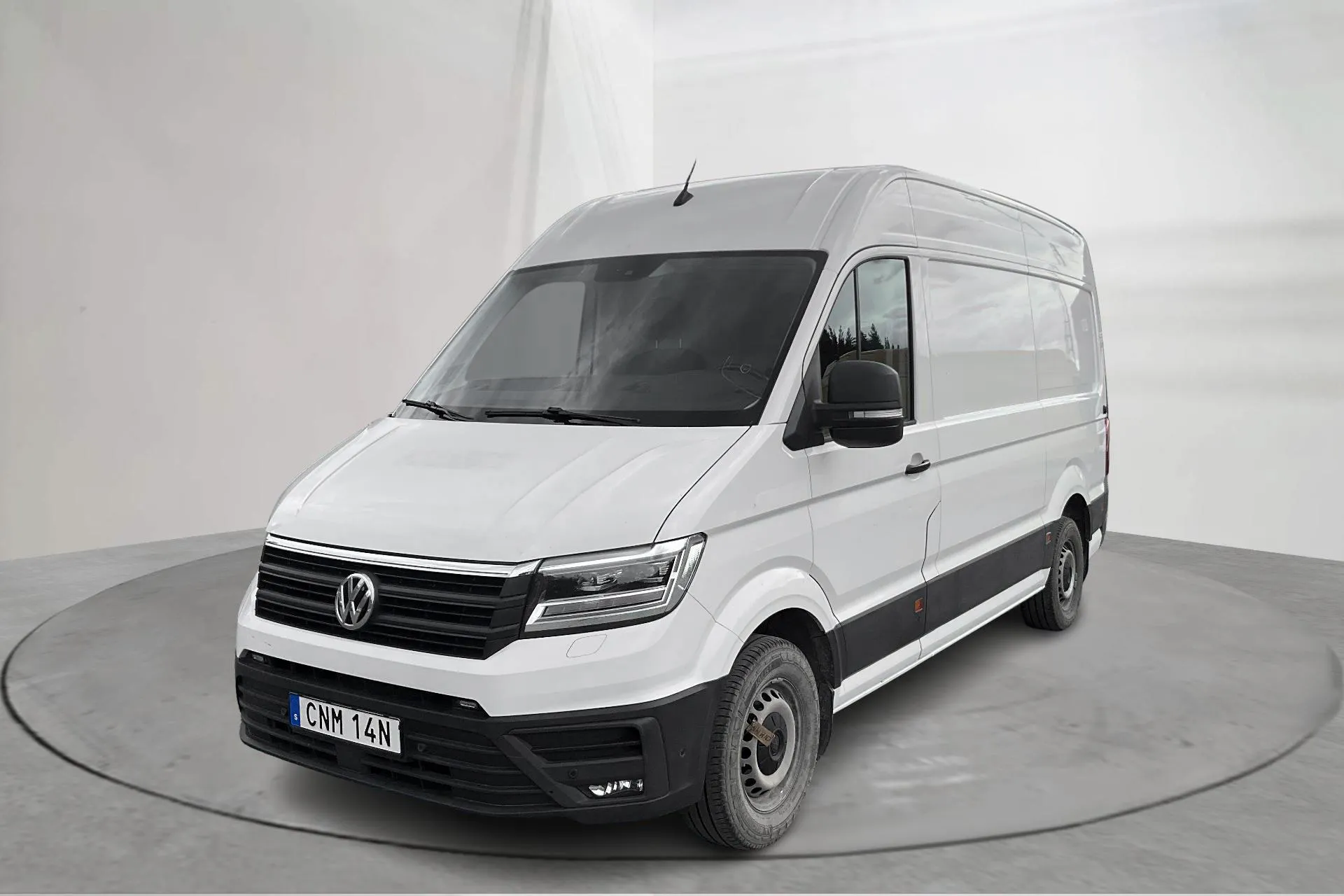 Presentation photo 1 of 15: VW Crafter 35 2.0 TDI Skåp (177hk) - 133 650 km - Manual - white - 2019