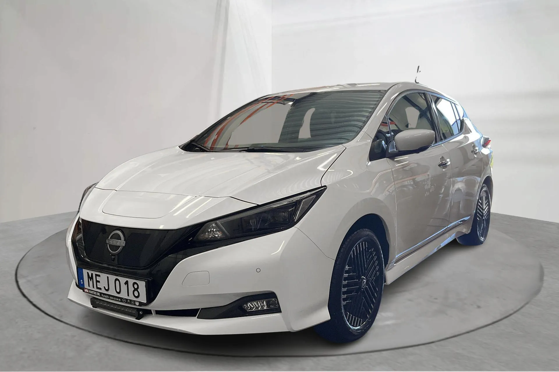 Presentationsfoto 1 av 18: Nissan LEAF 5dr 59kWh (214hk) - 3 324 mil - Automat - vit - 2022