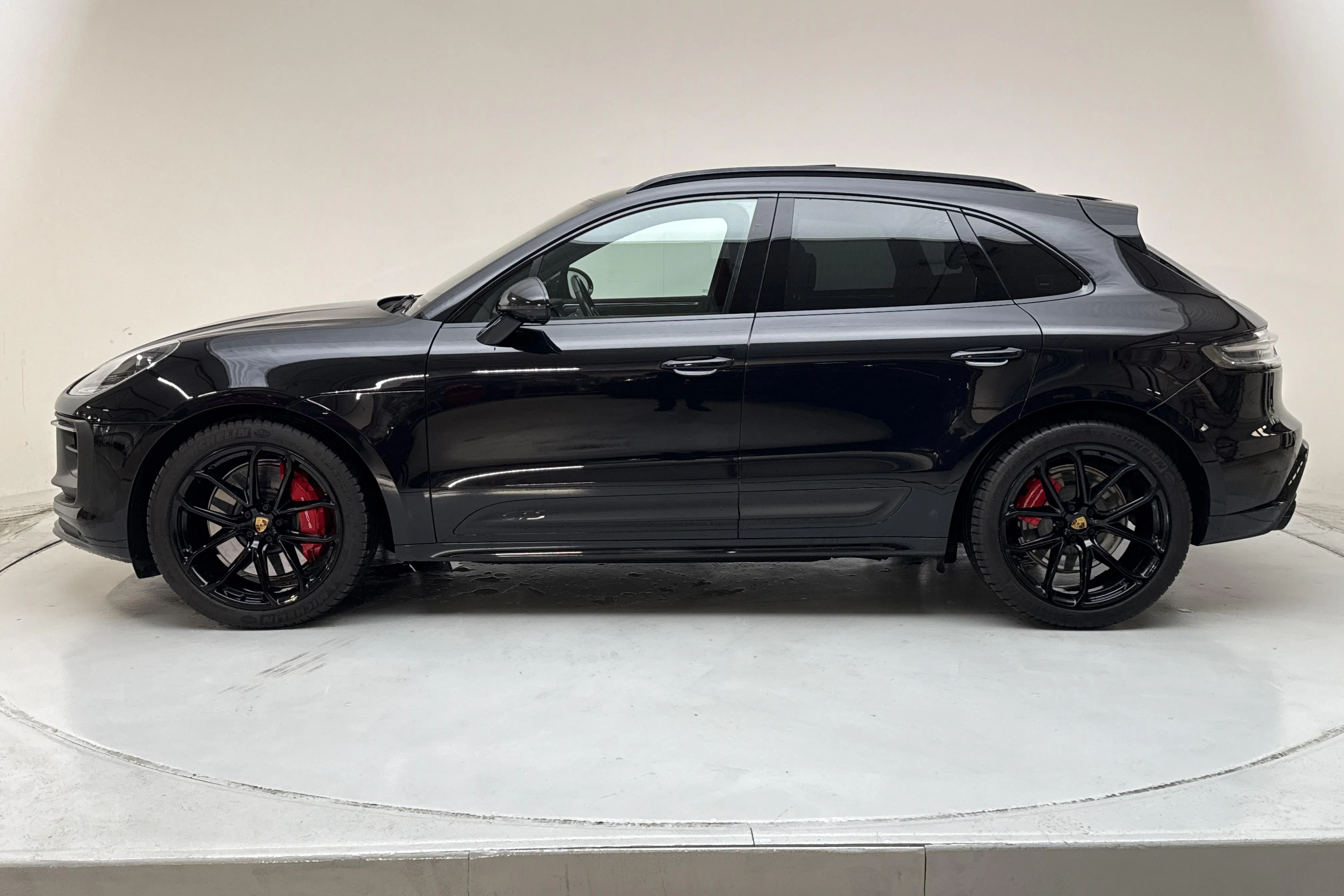 Presentationsfoto 2 av 25: Porsche Macan GTS (440hk) - 6 718 mil - Automat - svart - 2022