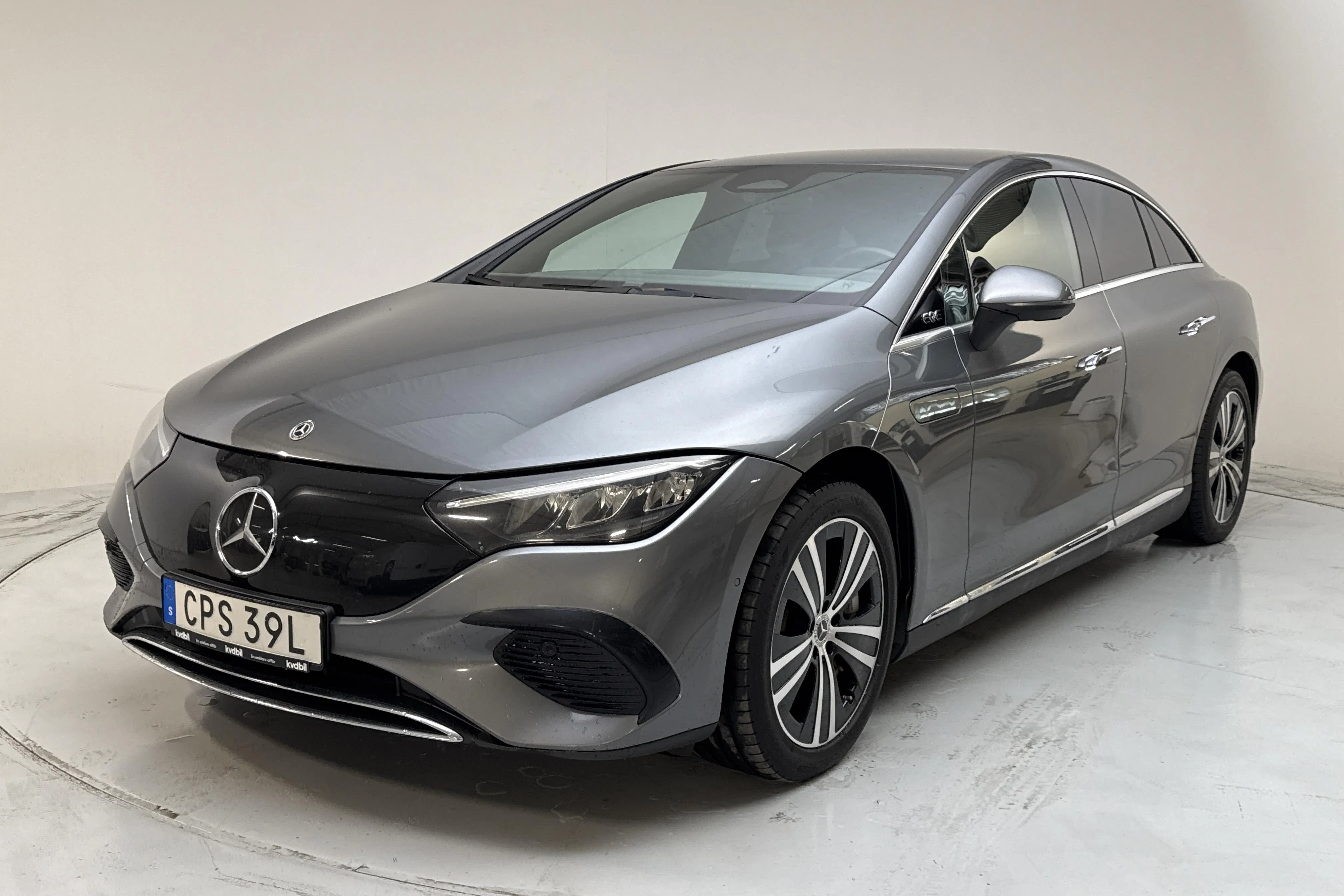 Presentation photo 1 of 16: Mercedes EQE 350 4Matic V295 (292hk) - 187 160 km - Automatic - gray - 2023