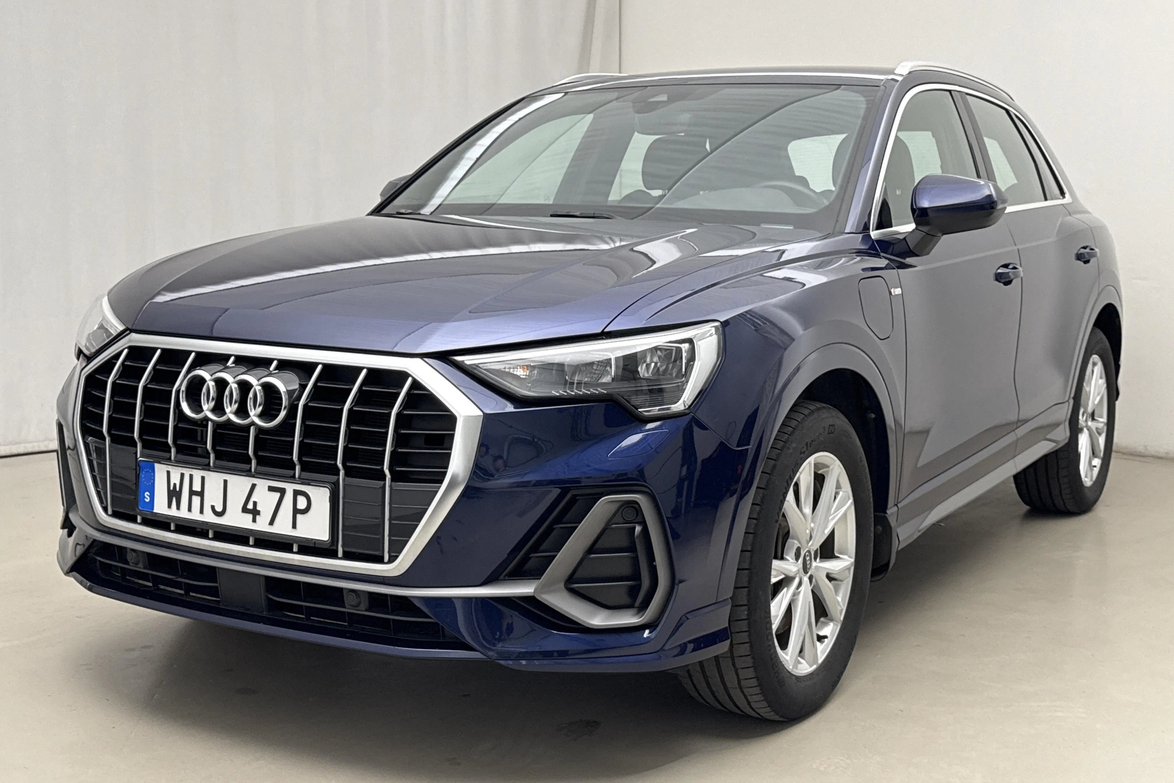 Presentation photo 1 of 20: Audi Q3 45 TFSI e (245hk) - 43 020 km - Automatic - blue - 2023