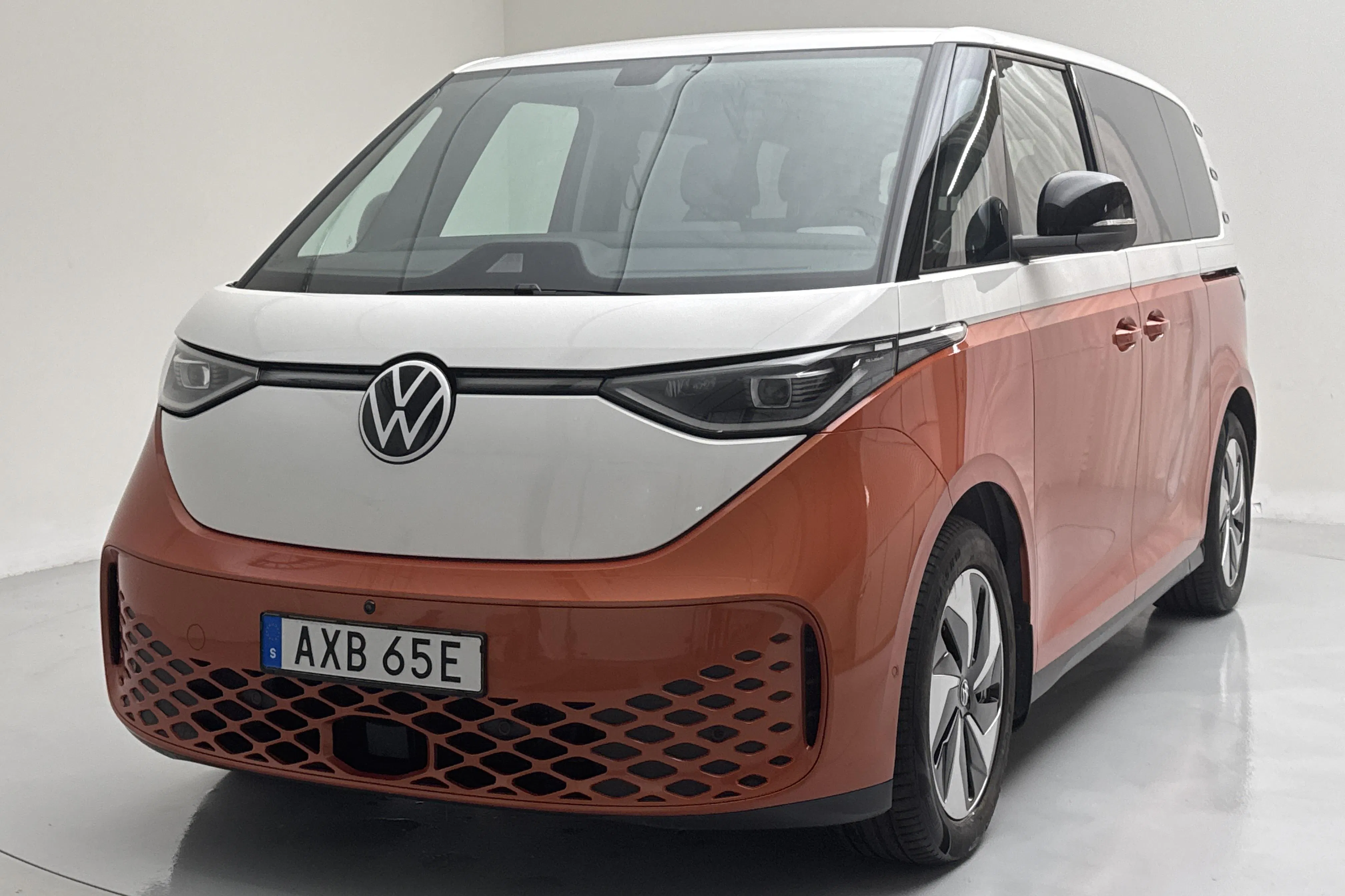 Presentation photo 1 of 20: VW ID. Buzz (204hk) - 7 620 Scandinavian mile - Automatic - 2023