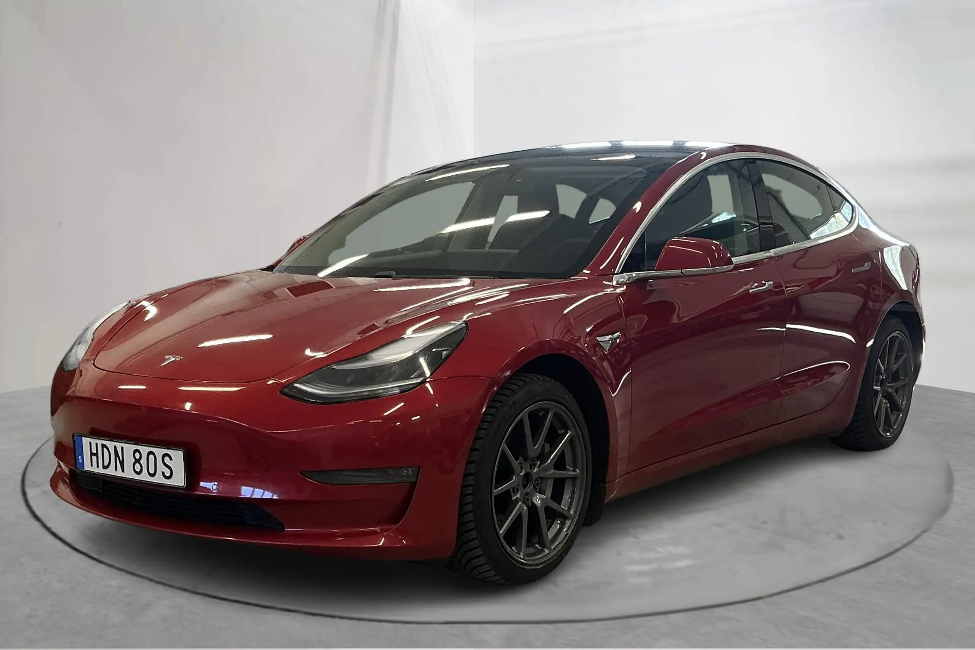 Presentation photo 1 of 23: Tesla Model 3 Long Range Dual Motor AWD - 183 880 km - Automatic - red - 2020