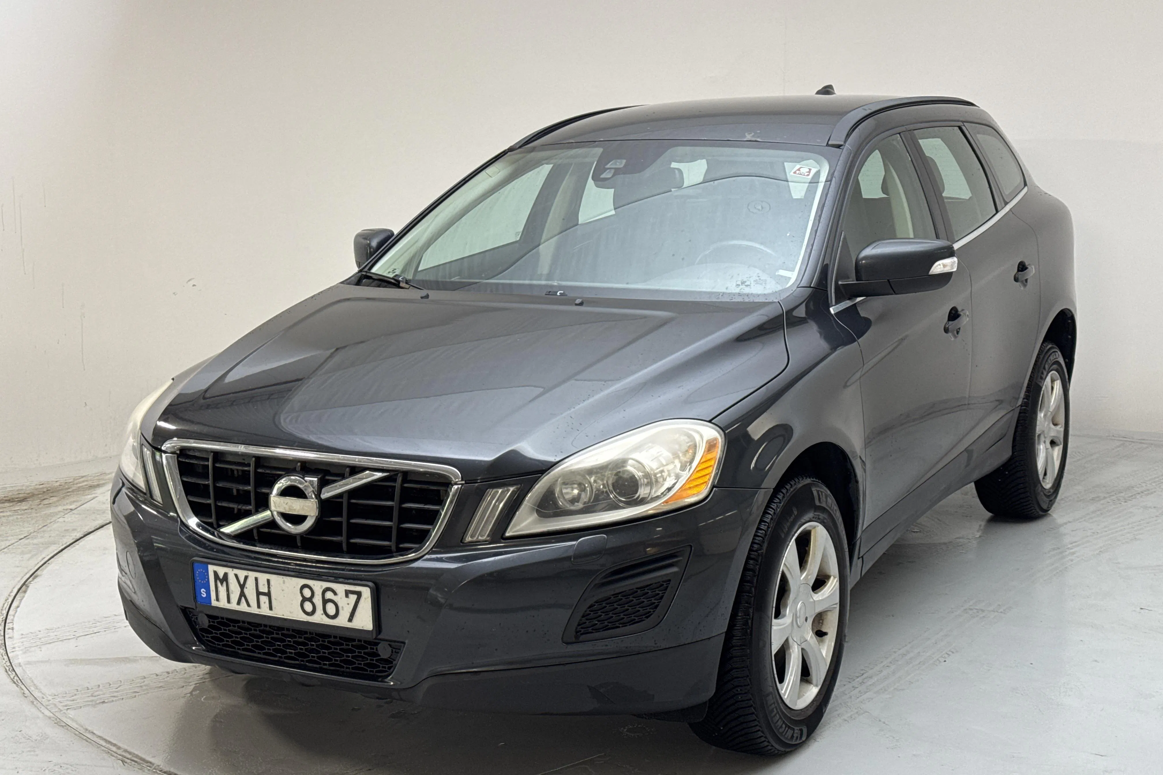 Presentationsfoto 1 av 13: Volvo XC60 D5 AWD (215hk) - 33 132 mil - Manuell - grå - 2013
