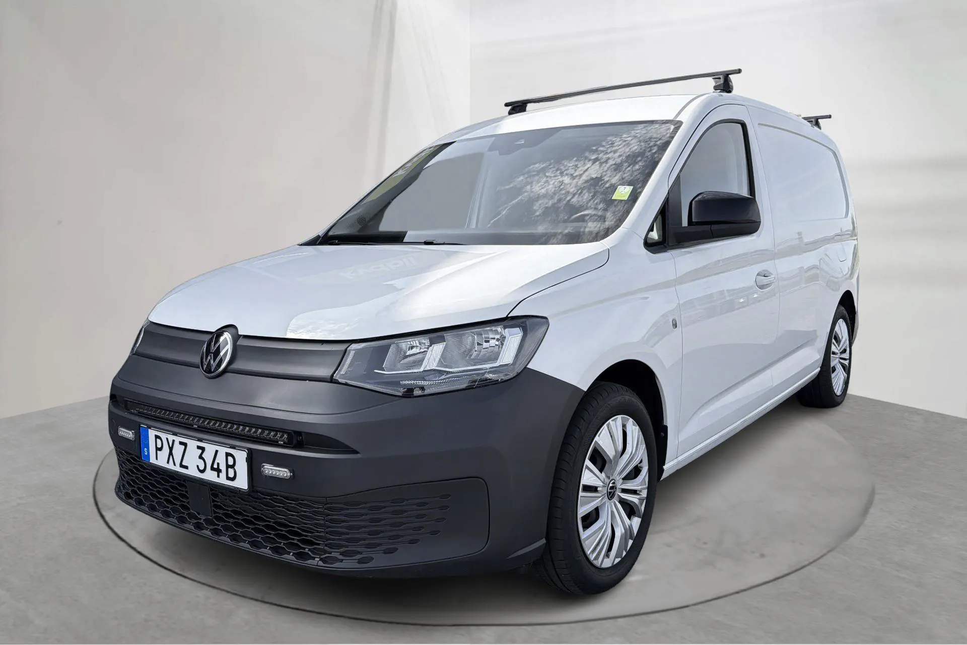 Presentation photo 1 of 18: VW Caddy Cargo 2.0 TDI Skåp 4MOTION (122hk) - 2 849 Scandinavian mile - Manual - white - 2023