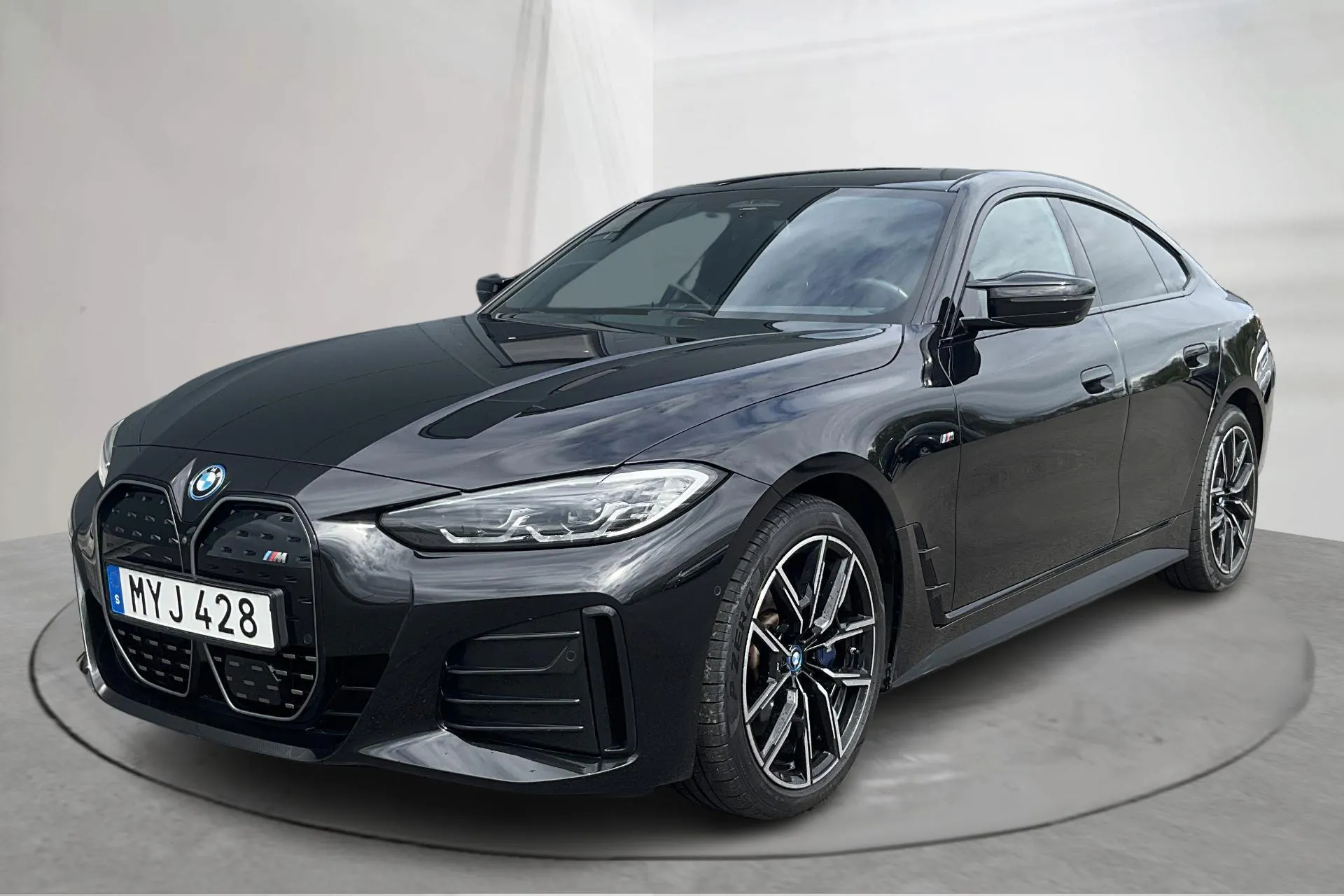 Presentation photo 1 of 20: BMW i4 M50 xDrive, G26 (544hk) - 6 804 Scandinavian mile - Automatic - black - 2023